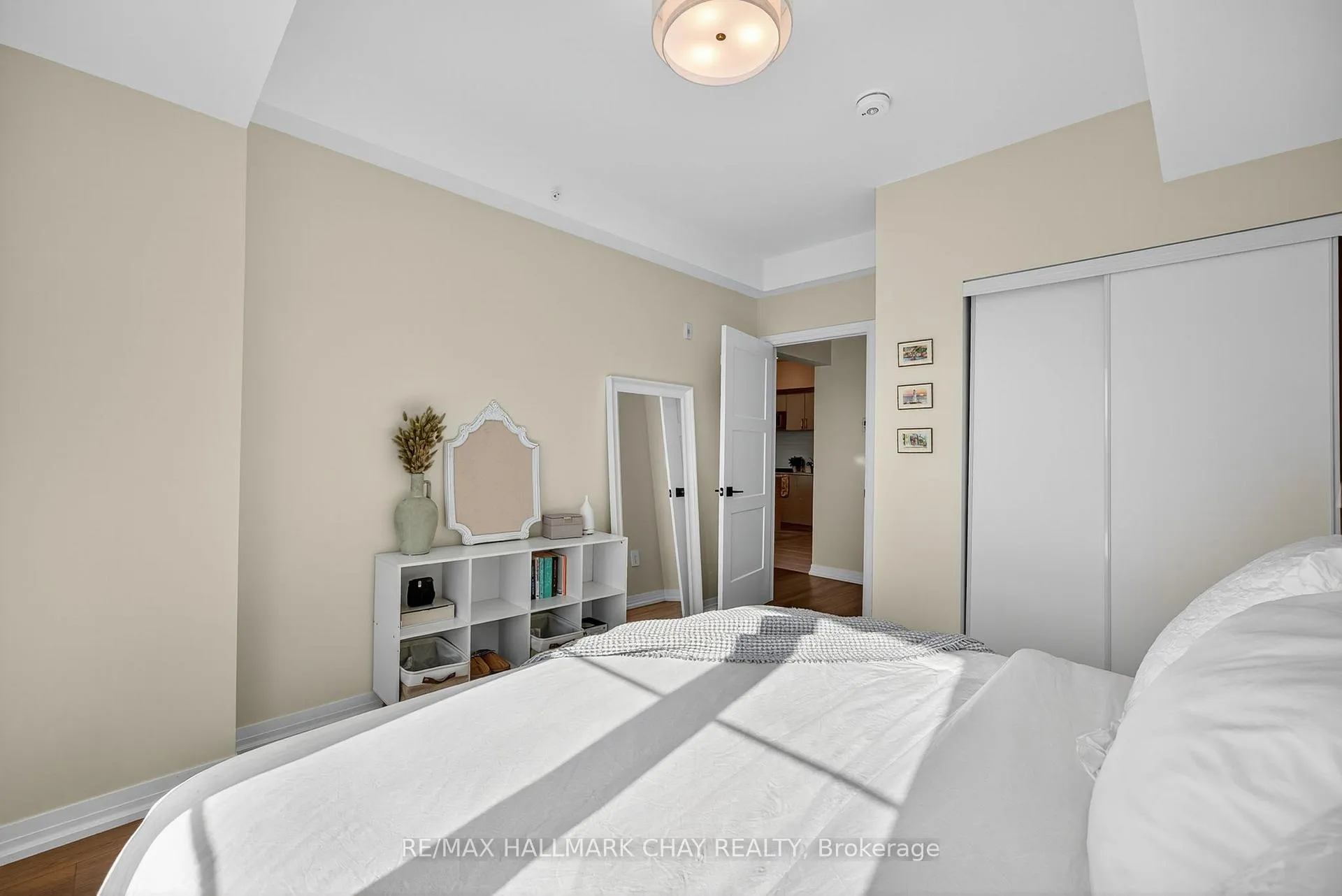 Photo 13 of Unit 203, 15 Kneeshaw Drive, Barrie, Innis-Shore — HOMEH
