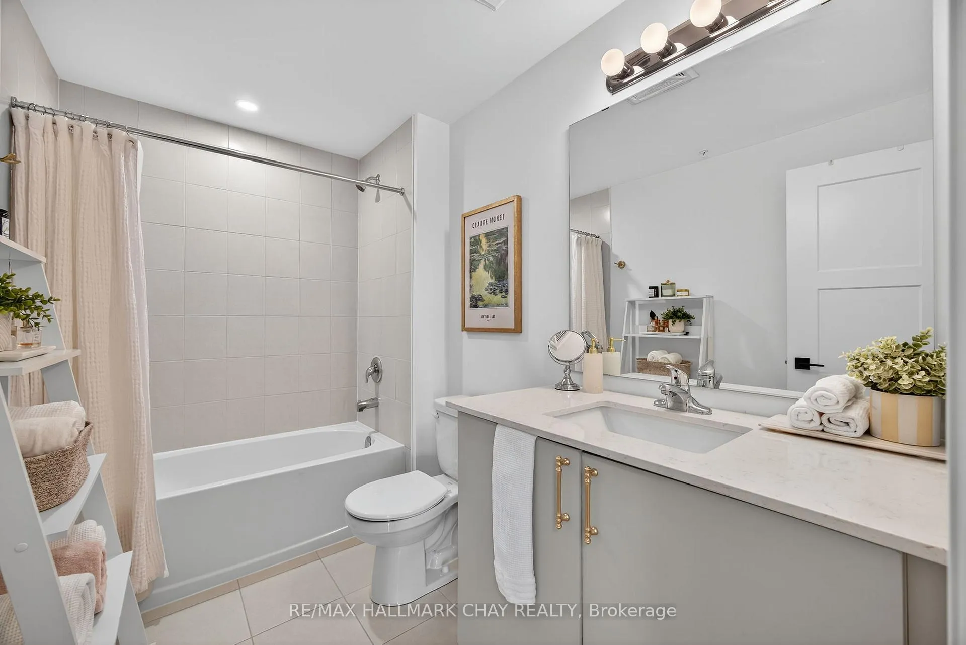 Photo 14 of Unit 203, 15 Kneeshaw Drive, Barrie, Innis-Shore — HOMEH