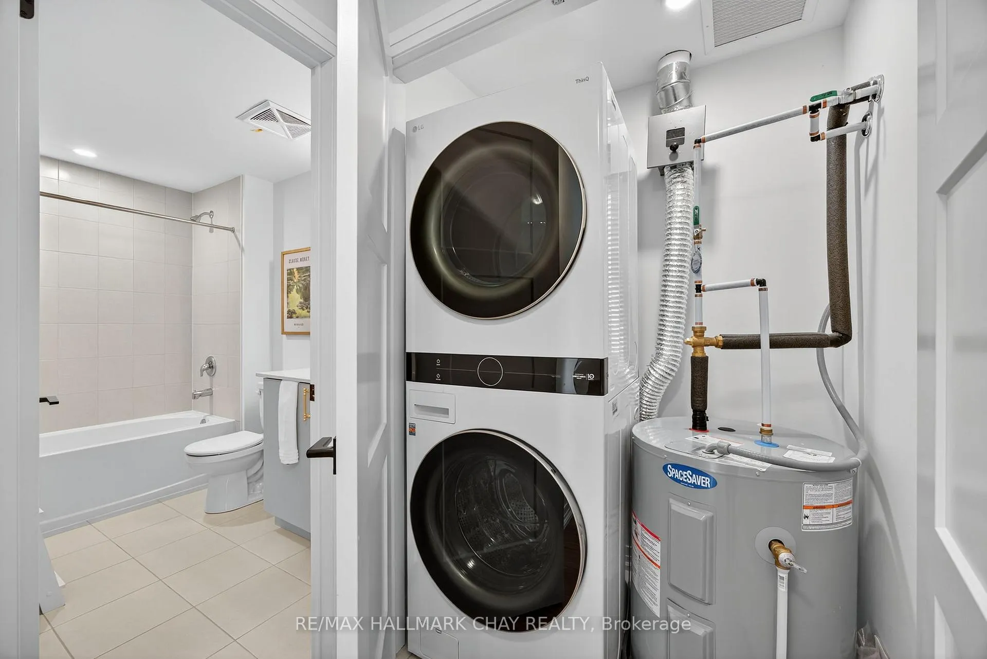 Photo 15 of Unit 203, 15 Kneeshaw Drive, Barrie, Innis-Shore — HOMEH