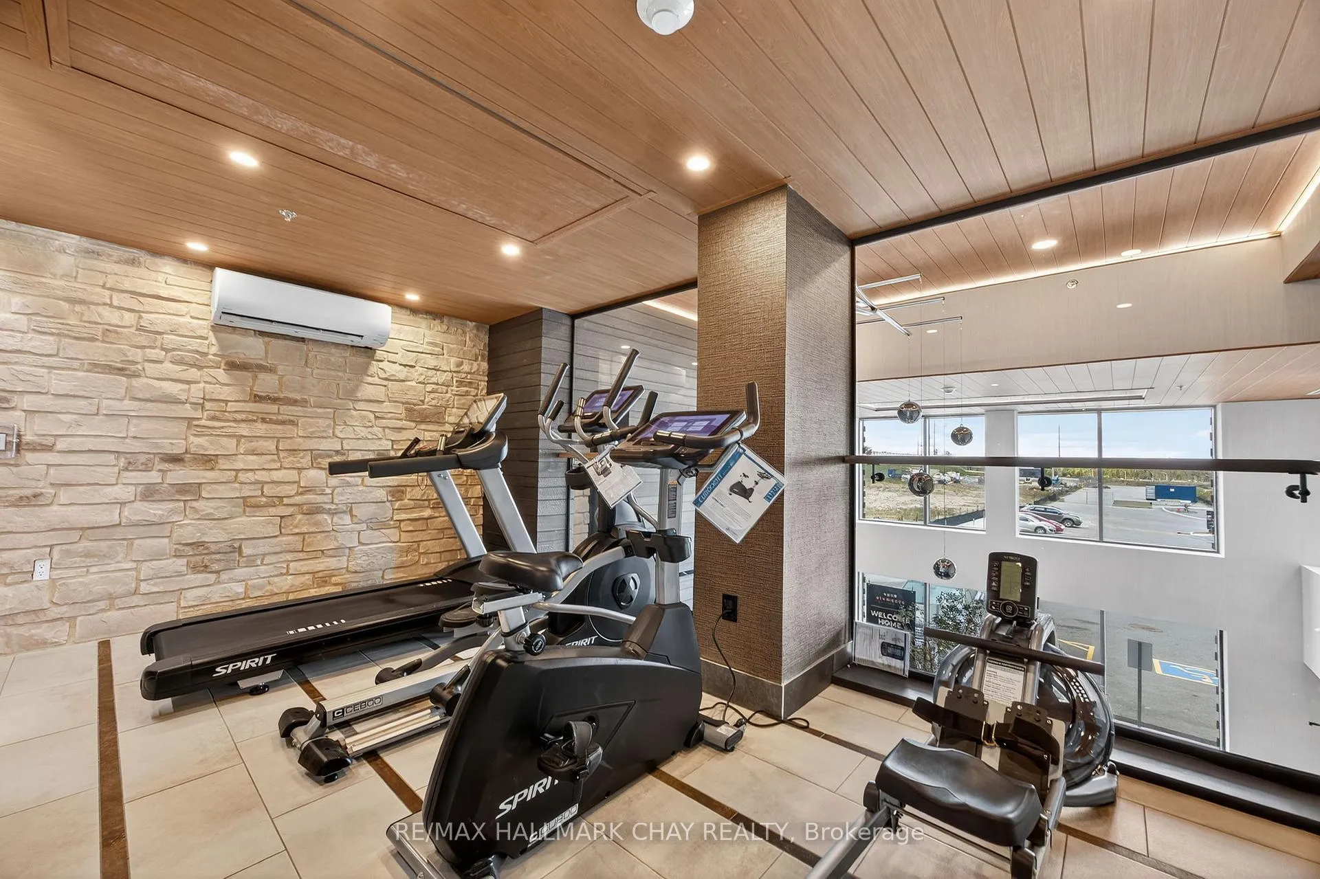 Photo 19 of Unit 203, 15 Kneeshaw Drive, Barrie, Innis-Shore — HOMEH