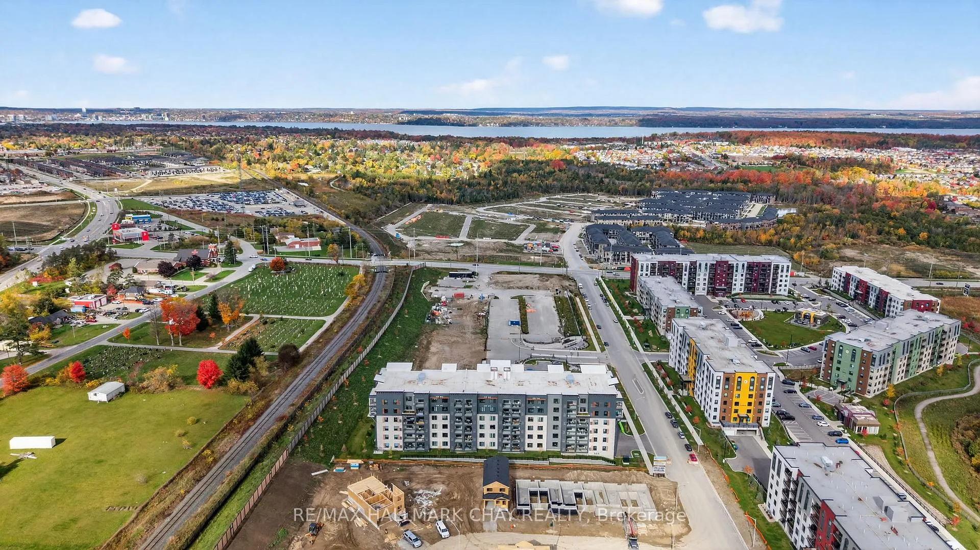 Photo 21 of Unit 203, 15 Kneeshaw Drive, Barrie, Innis-Shore — HOMEH