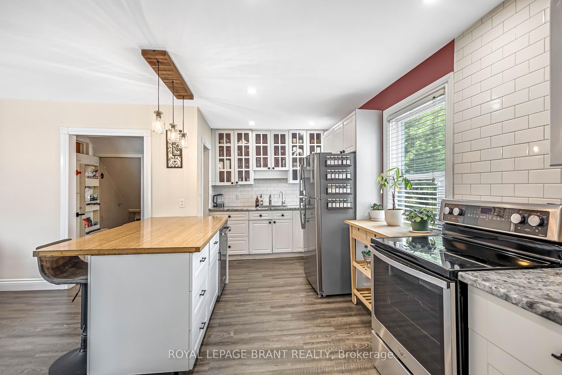 Photo 5 of 14 Barker Street, Brant, Paris — HOMEH