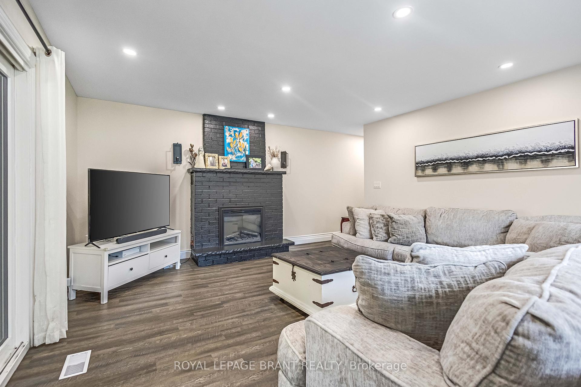 Photo 12 of 14 Barker Street, Brant, Paris — HOMEH