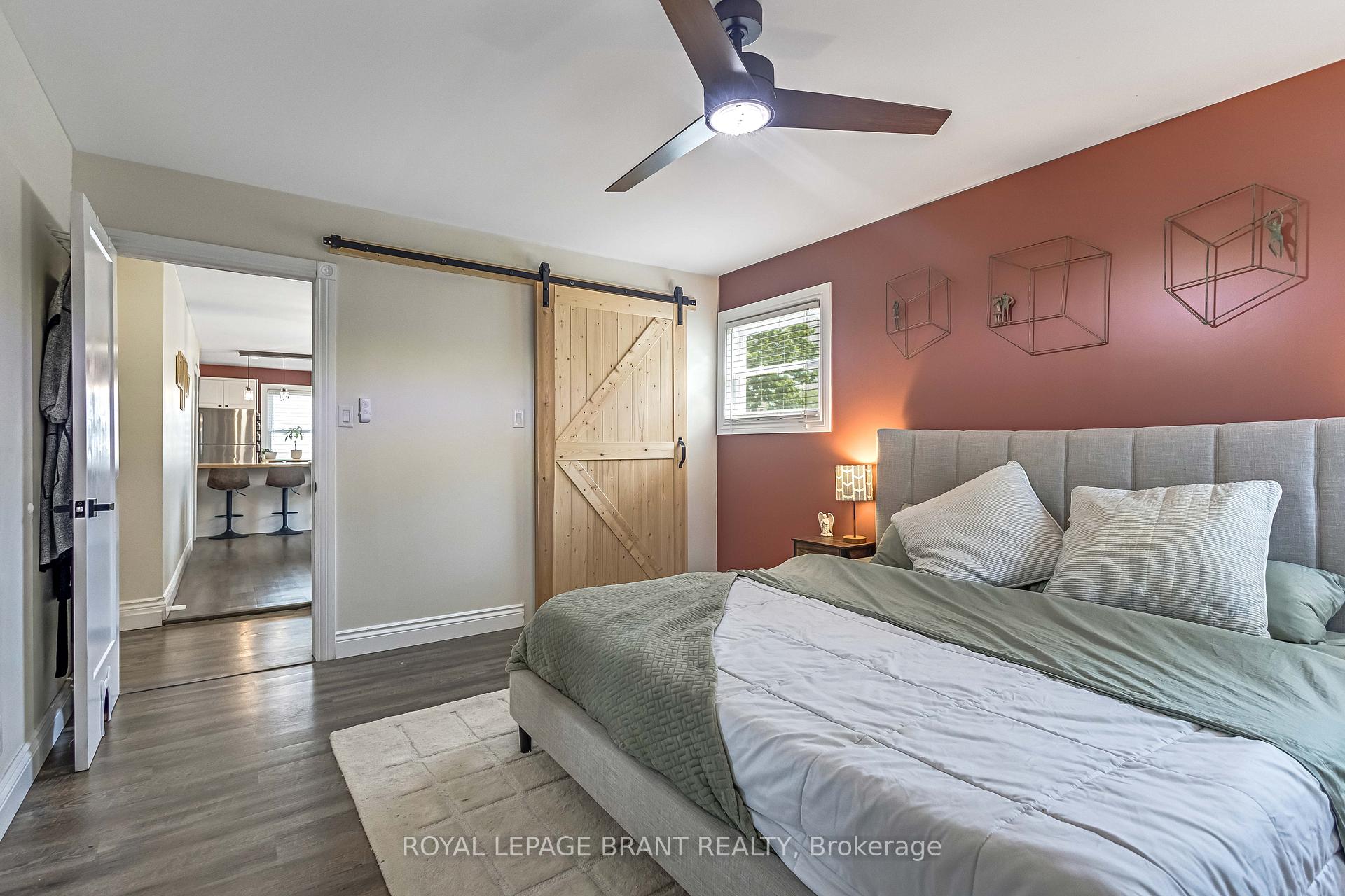 Photo 15 of 14 Barker Street, Brant, Paris — HOMEH