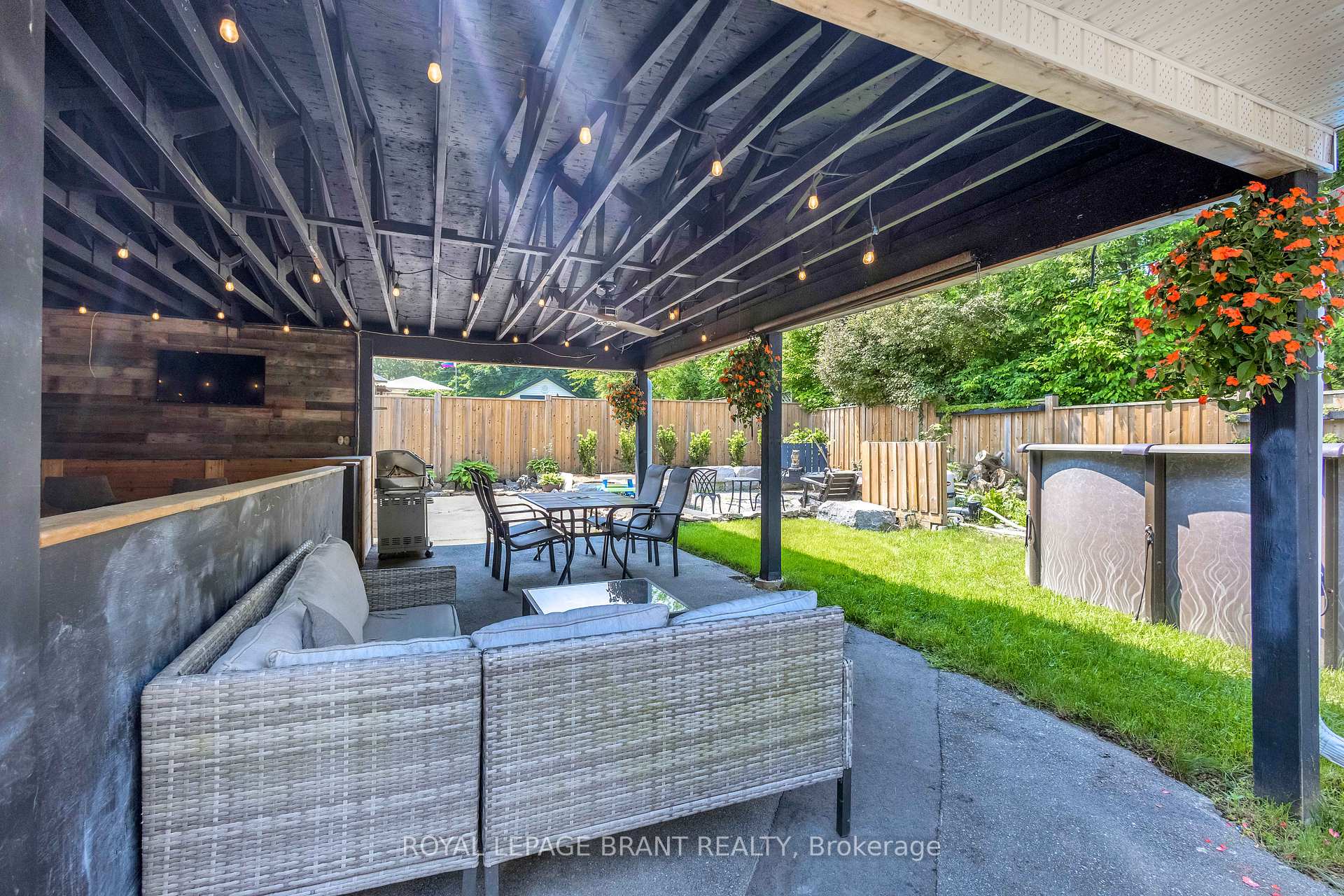 Photo 33 of 14 Barker Street, Brant, Paris — HOMEH