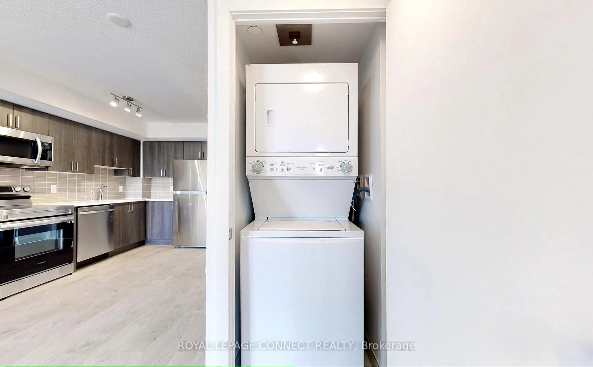 Photo 12 of Unit 811, 1480 Bayly Street, Pickering, Bay Ridges — HOMEH