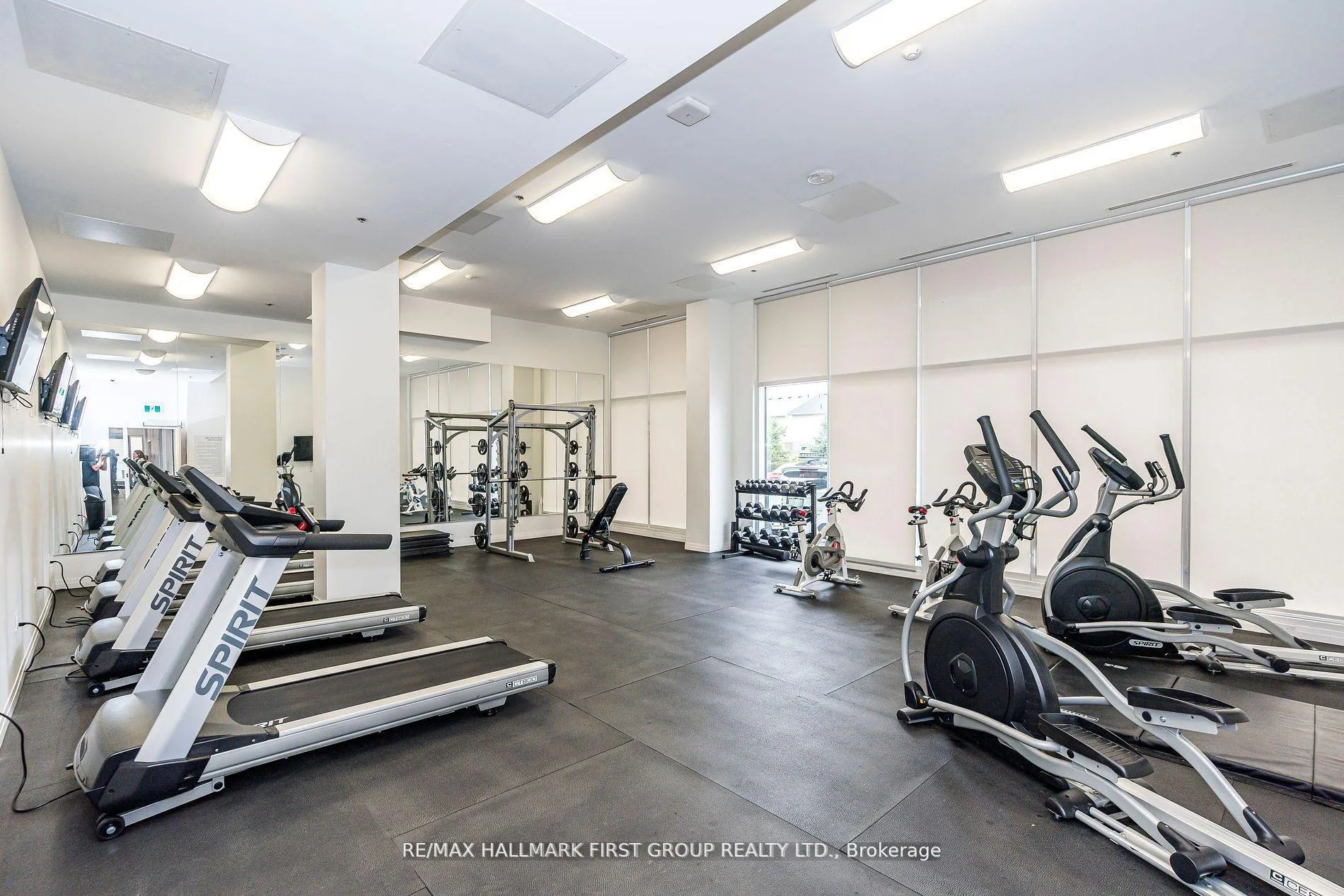 Front of Unit 305, 1900 Simcoe Street N