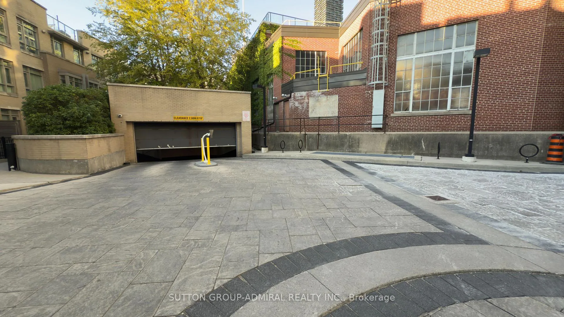 Photo 4 of Unit 412, 60 Berwick Avenue, Toronto, Yonge-Eglinton — HOMEH