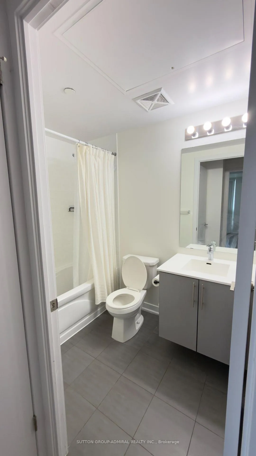 Photo 14 of Unit 412, 60 Berwick Avenue, Toronto, Yonge-Eglinton — HOMEH