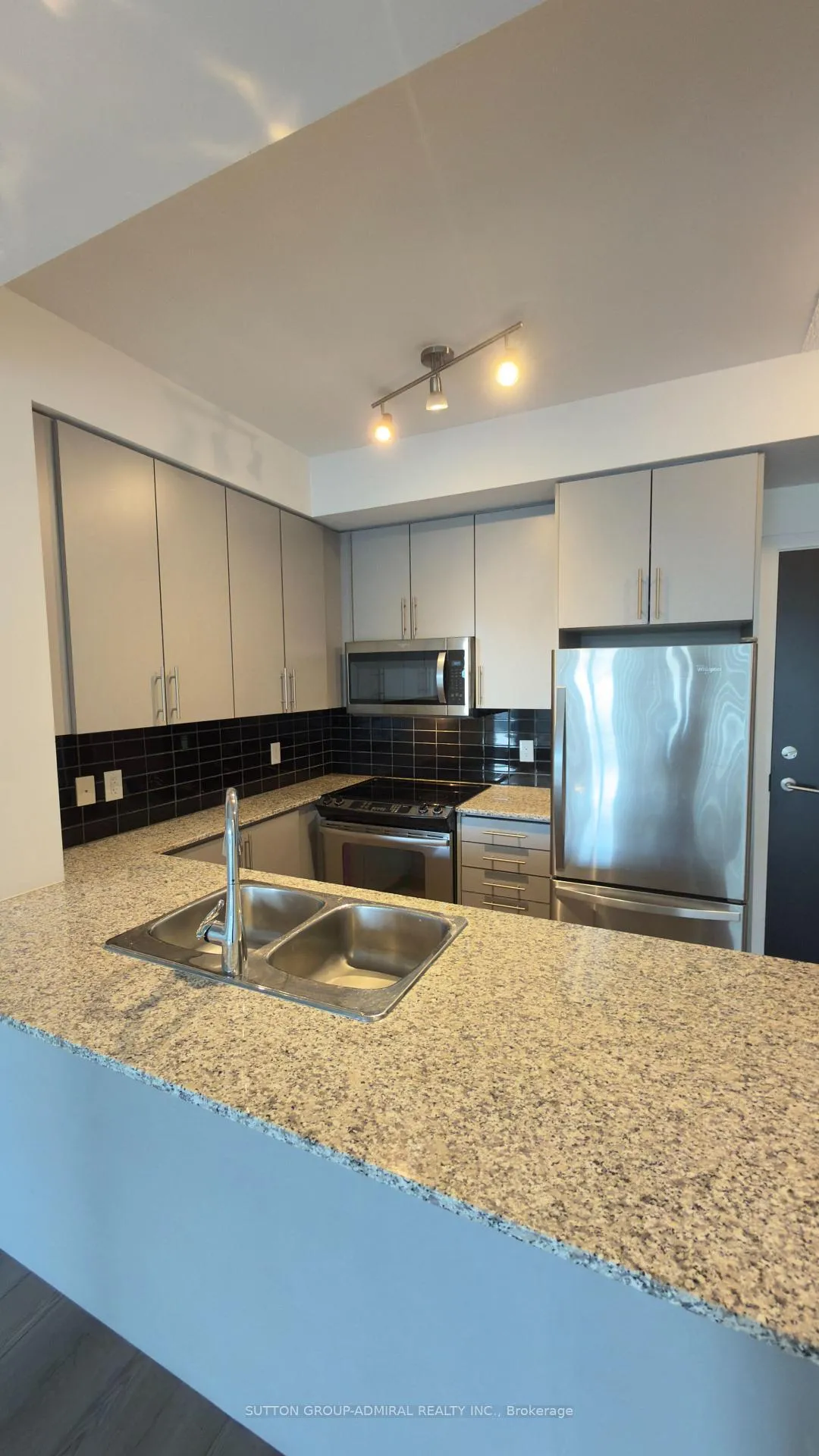 Photo 16 of Unit 412, 60 Berwick Avenue, Toronto, Yonge-Eglinton — HOMEH