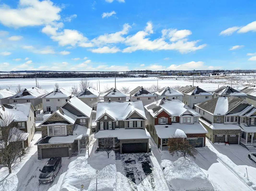 Photo 2 of 639 Pine Vista Drive, Ottawa, Springridge/East Village — HOMEH