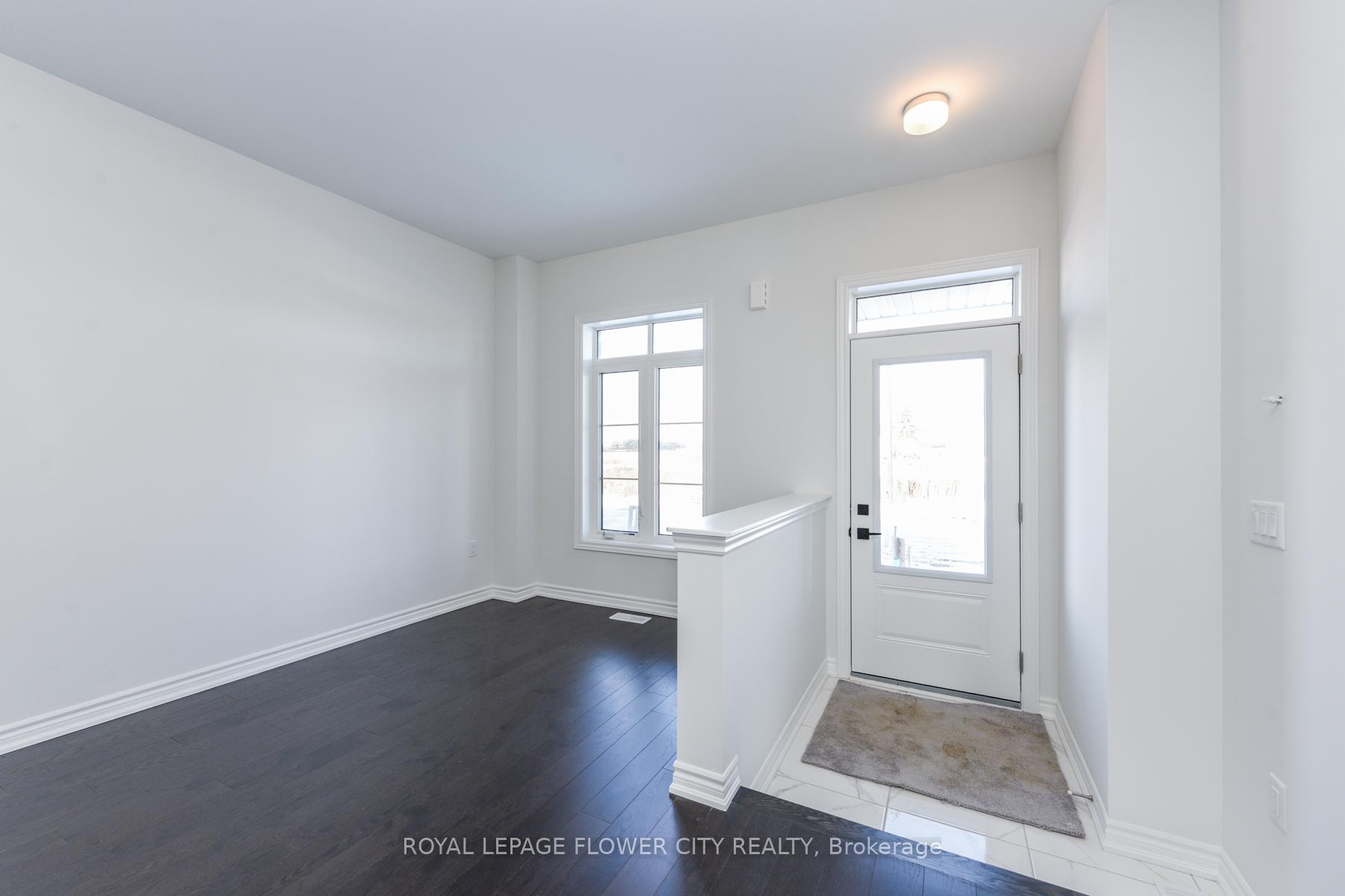 Photo 5 of 57 Tapscott Crescent, Brampton, Sandringham-Wellington North — HOMEH