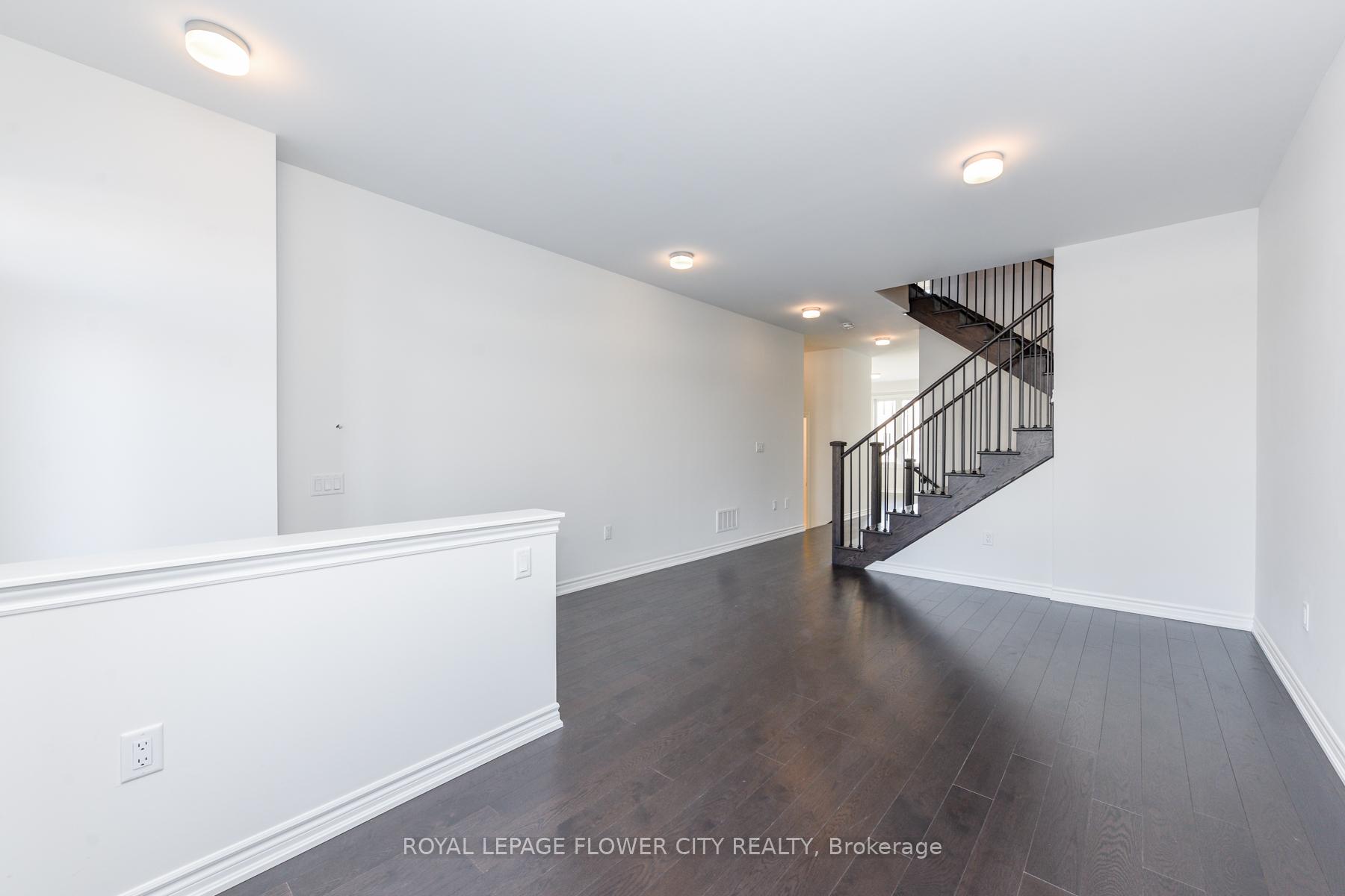 Photo 8 of 57 Tapscott Crescent, Brampton, Sandringham-Wellington North — HOMEH