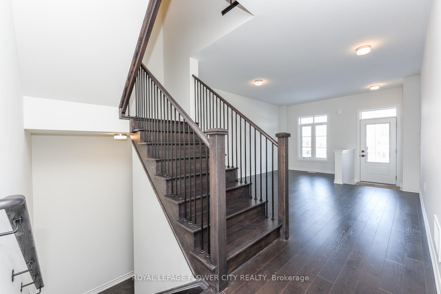Photo 9 of 57 Tapscott Crescent, Brampton, Sandringham-Wellington North — HOMEH