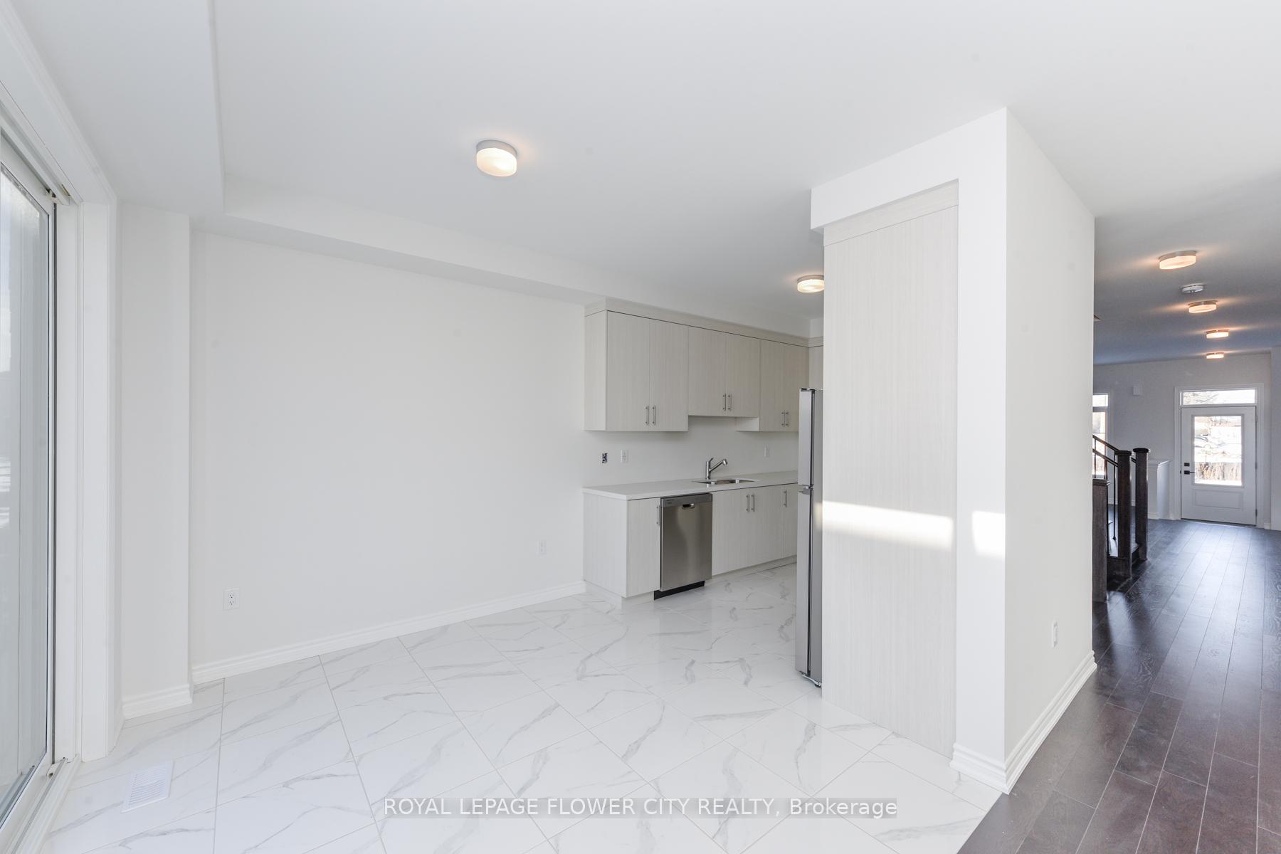 Photo 11 of 57 Tapscott Crescent, Brampton, Sandringham-Wellington North — HOMEH