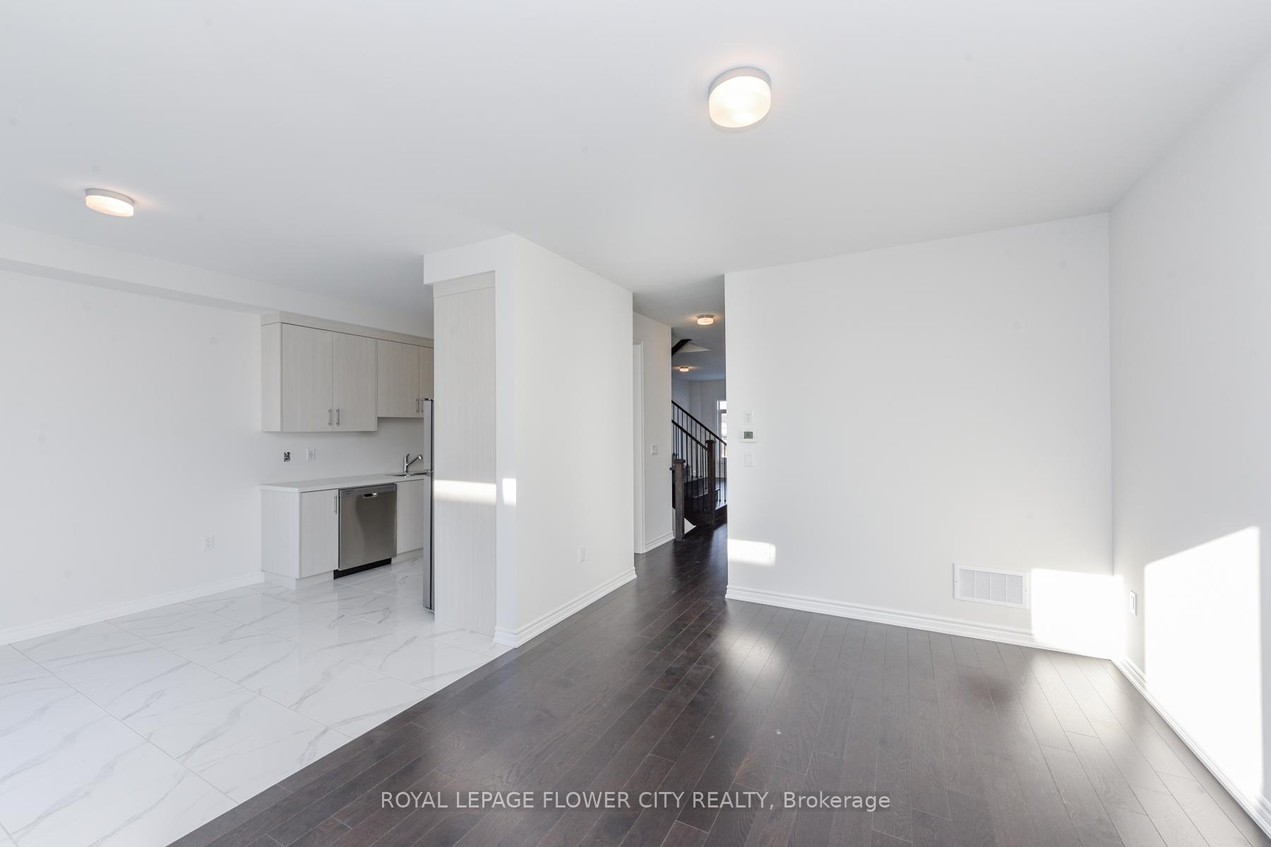 Photo 13 of 57 Tapscott Crescent, Brampton, Sandringham-Wellington North — HOMEH