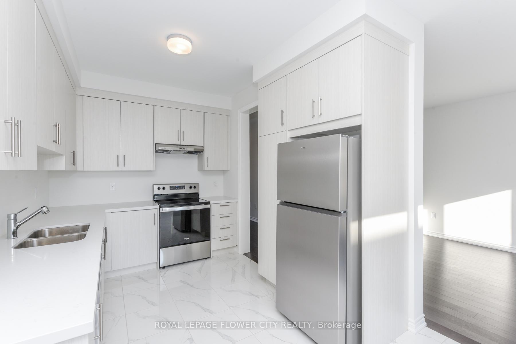 Photo 17 of 57 Tapscott Crescent, Brampton, Sandringham-Wellington North — HOMEH