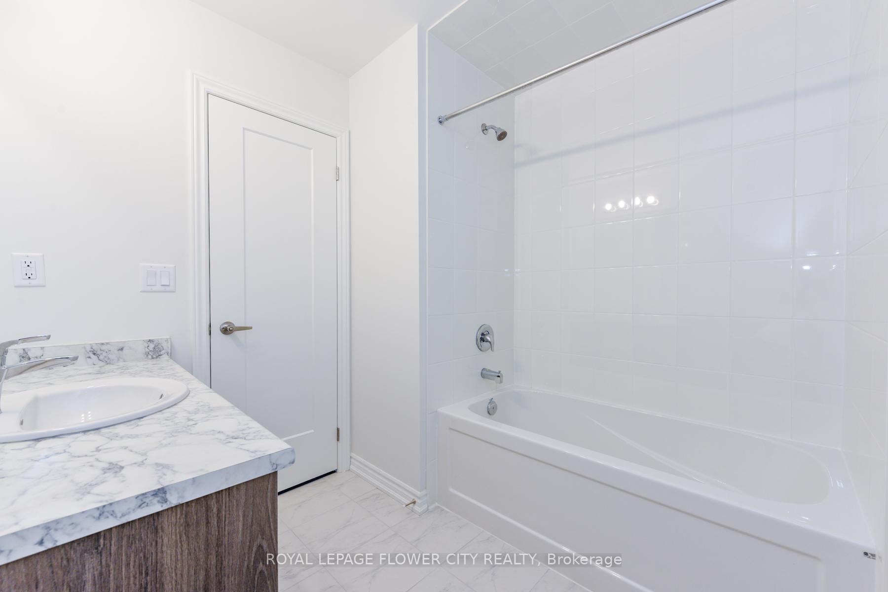 Photo 32 of 57 Tapscott Crescent, Brampton, Sandringham-Wellington North — HOMEH