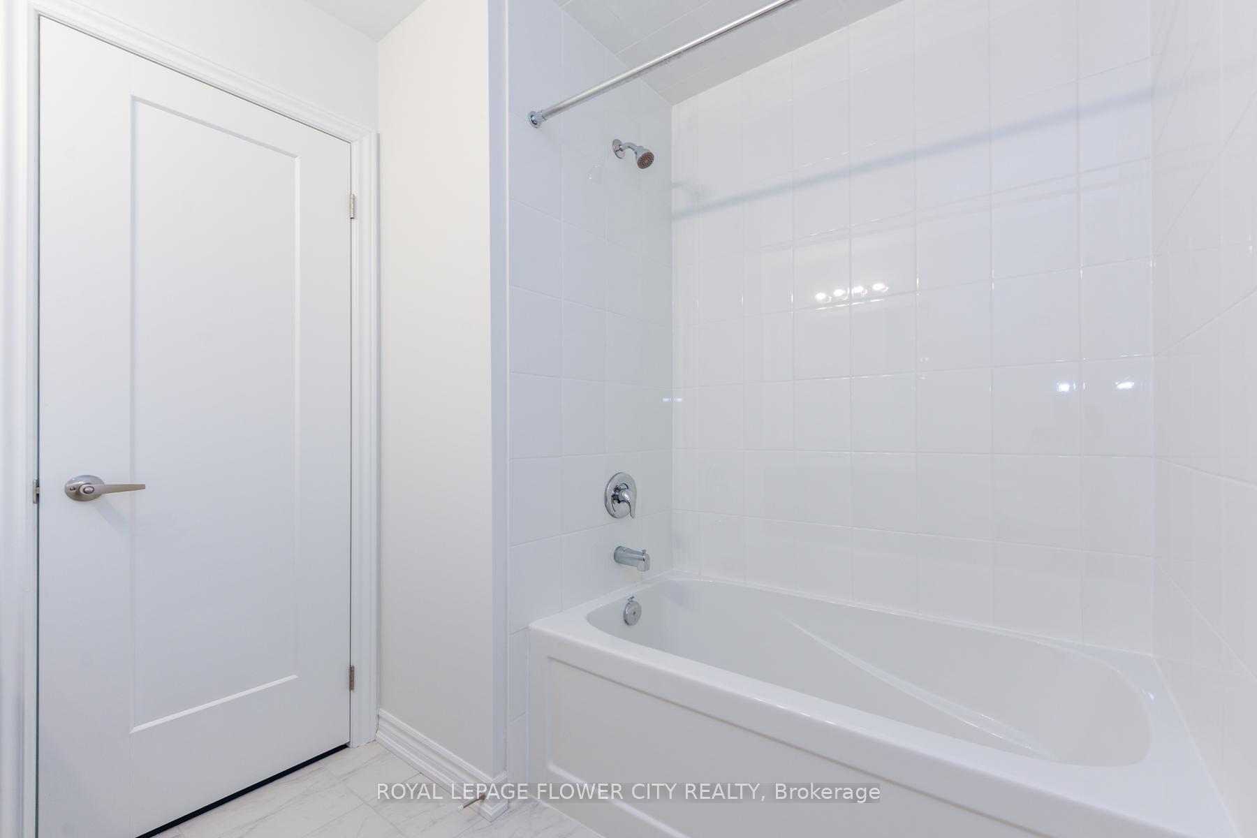 Photo 33 of 57 Tapscott Crescent, Brampton, Sandringham-Wellington North — HOMEH