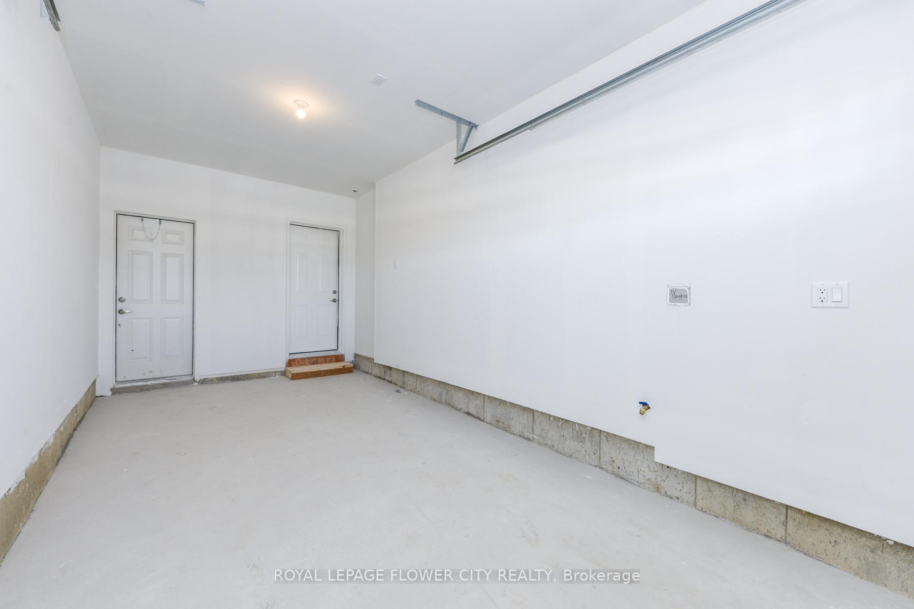 Photo 45 of 57 Tapscott Crescent, Brampton, Sandringham-Wellington North — HOMEH