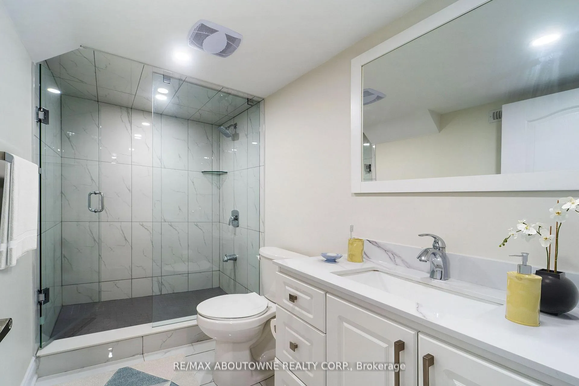Photo 10 of Unit Bsmnt, 150 Goodwin Crescent, Milton, Ford — HOMEH