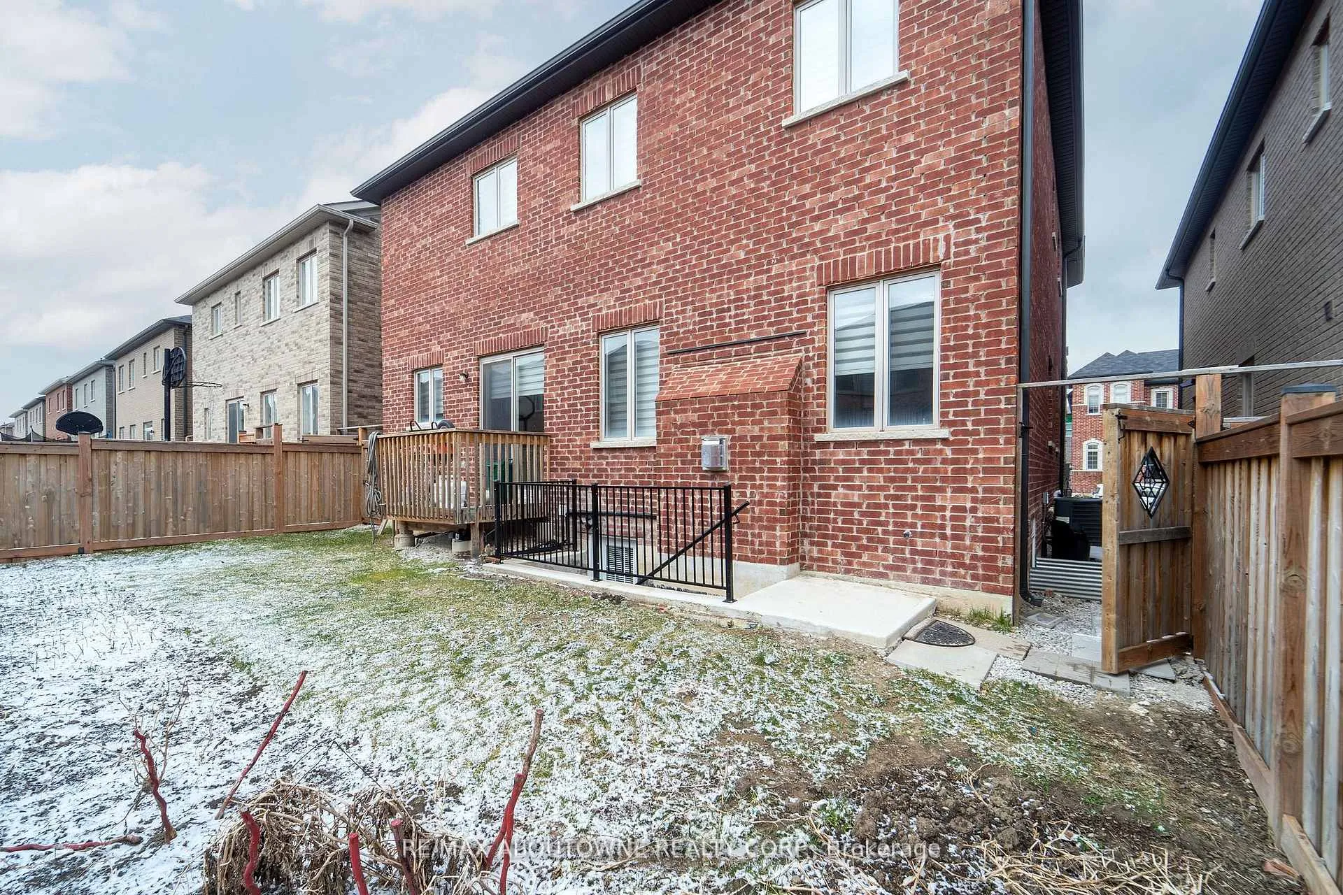 Photo 12 of Unit Bsmnt, 150 Goodwin Crescent, Milton, Ford — HOMEH