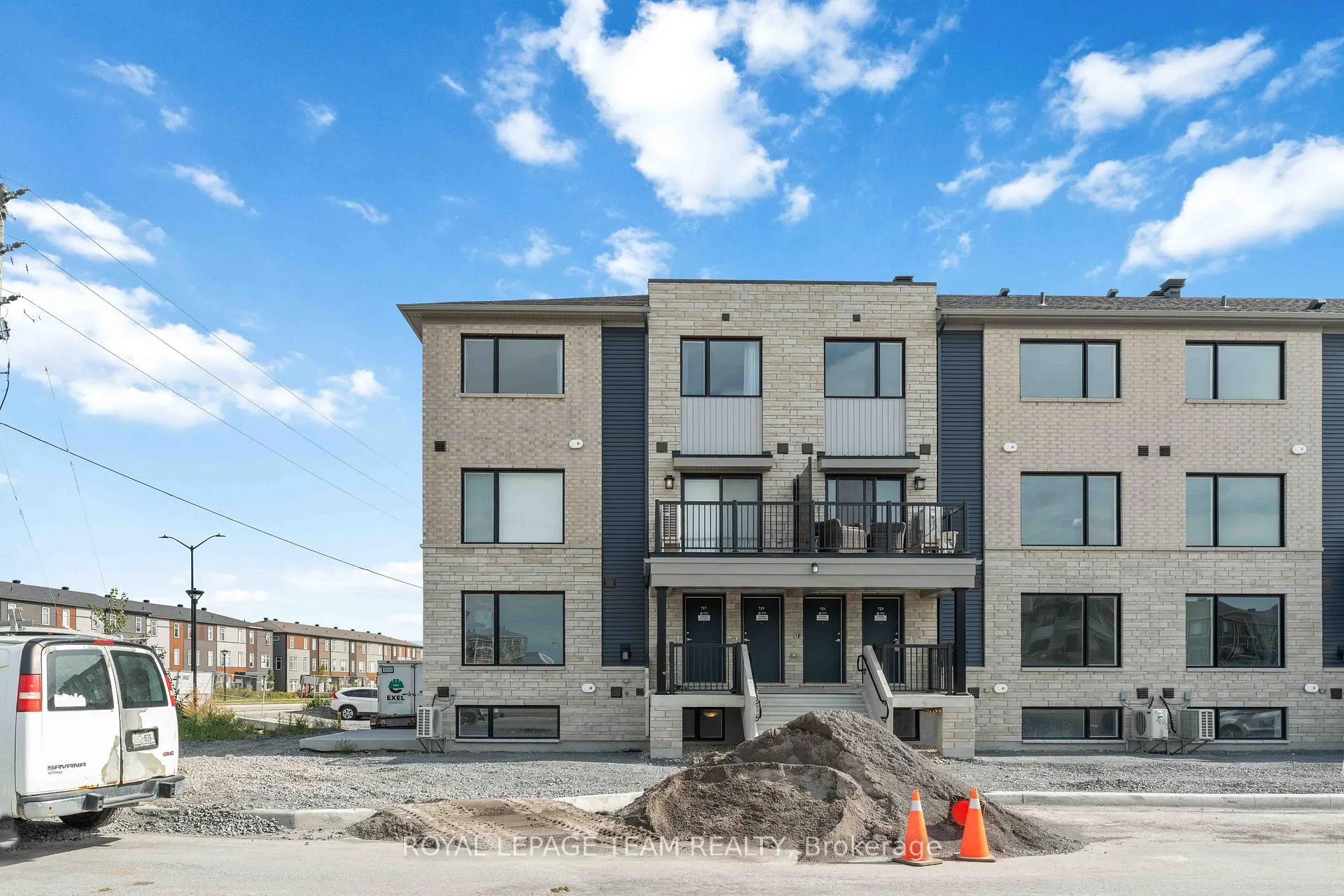 Photo 1 of 719 Arcadian Private, Ottawa, Kanata - Kanata Lakes/Heritage Hills — HOMEH
