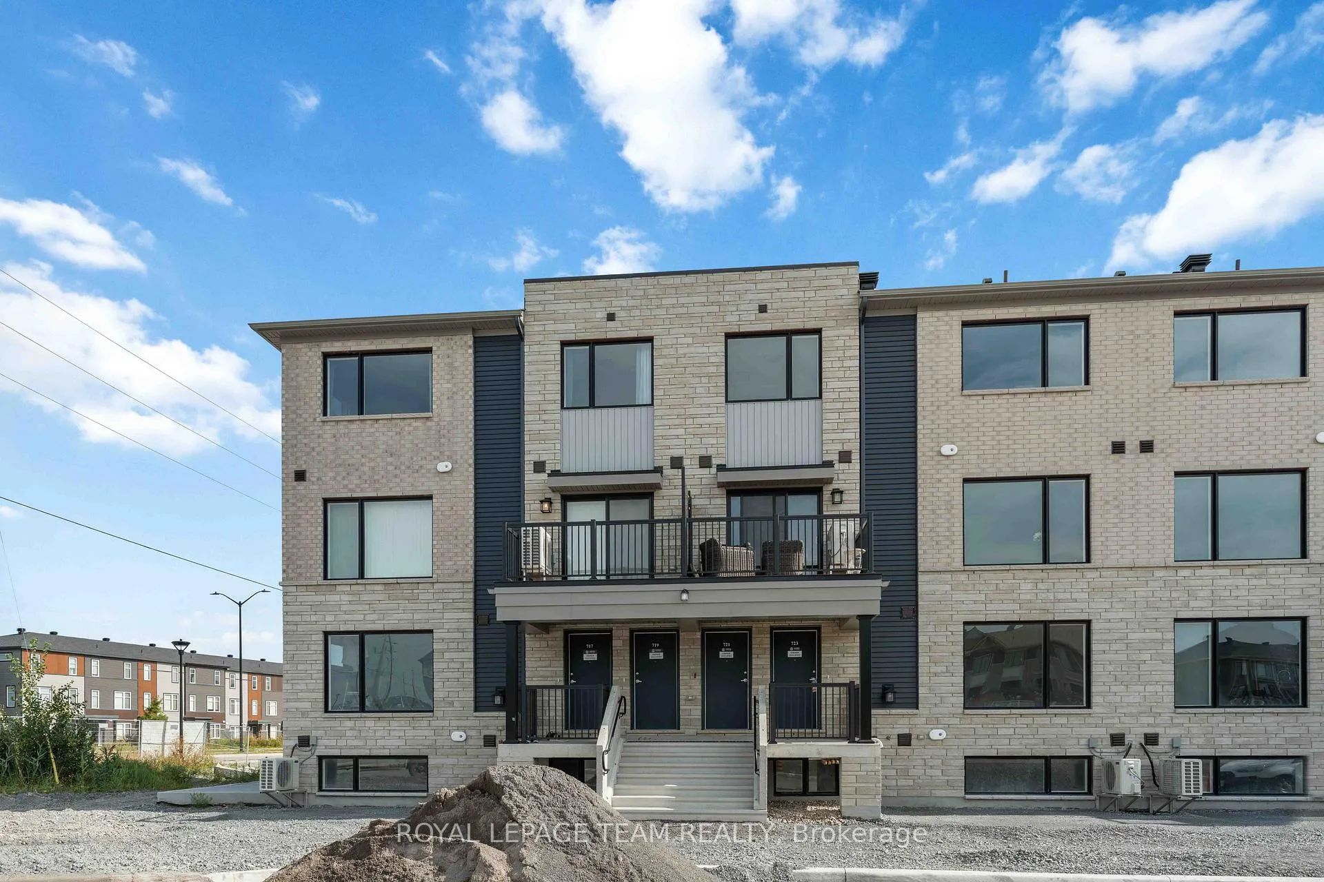 Photo 2 of 719 Arcadian Private, Ottawa, Kanata - Kanata Lakes/Heritage Hills — HOMEH