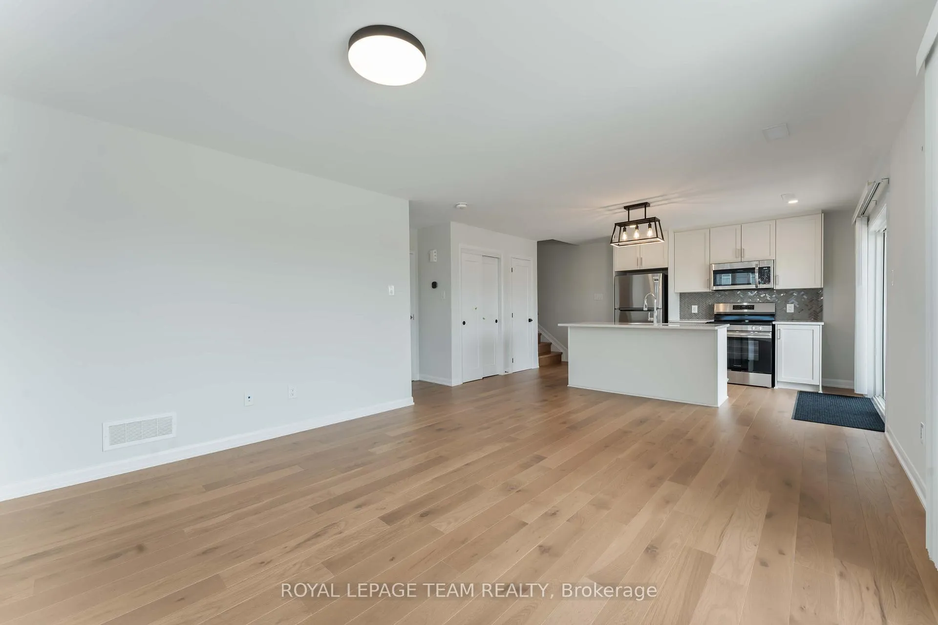 Photo 6 of 719 Arcadian Private, Ottawa, Kanata - Kanata Lakes/Heritage Hills — HOMEH