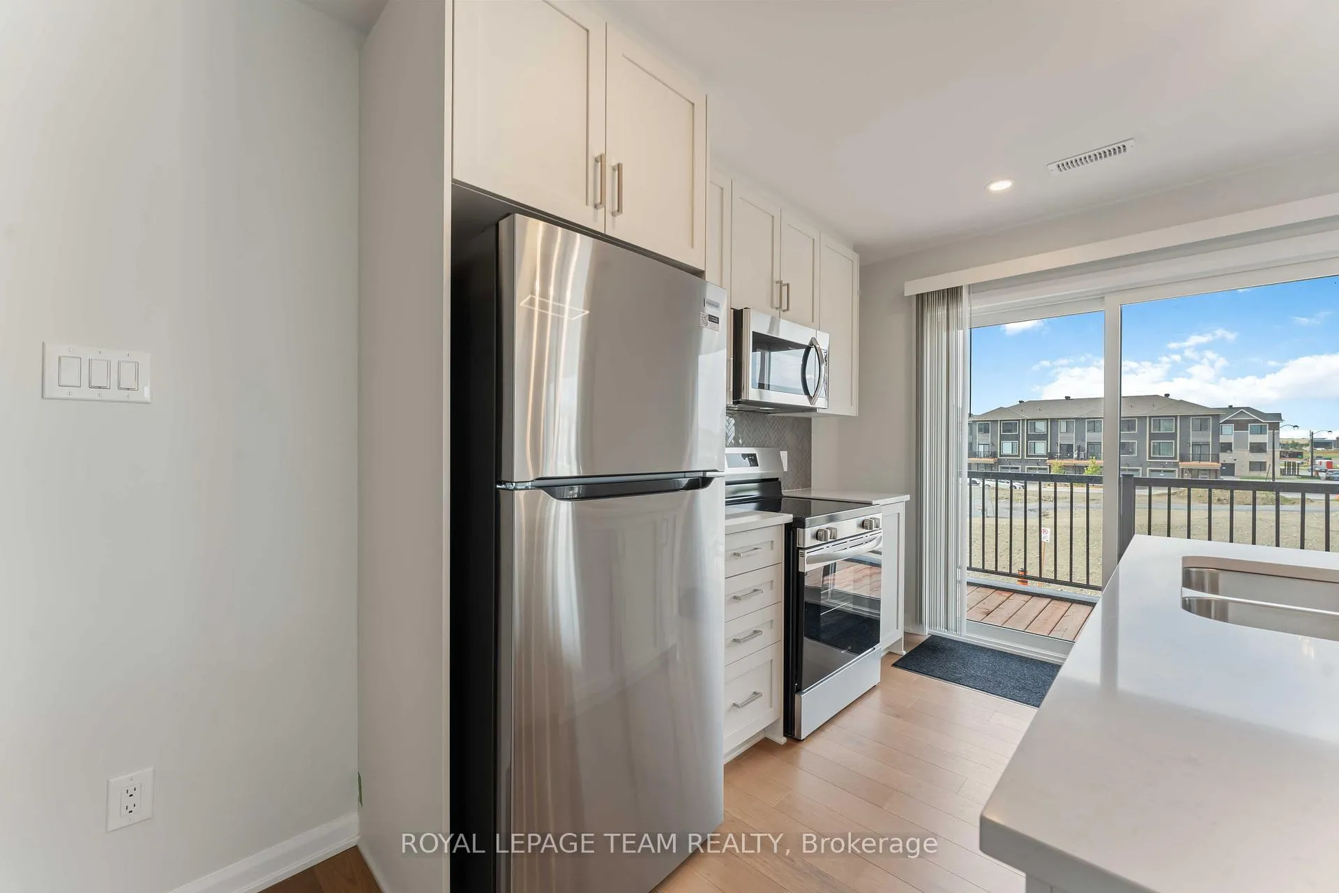 Photo 8 of 719 Arcadian Private, Ottawa, Kanata - Kanata Lakes/Heritage Hills — HOMEH