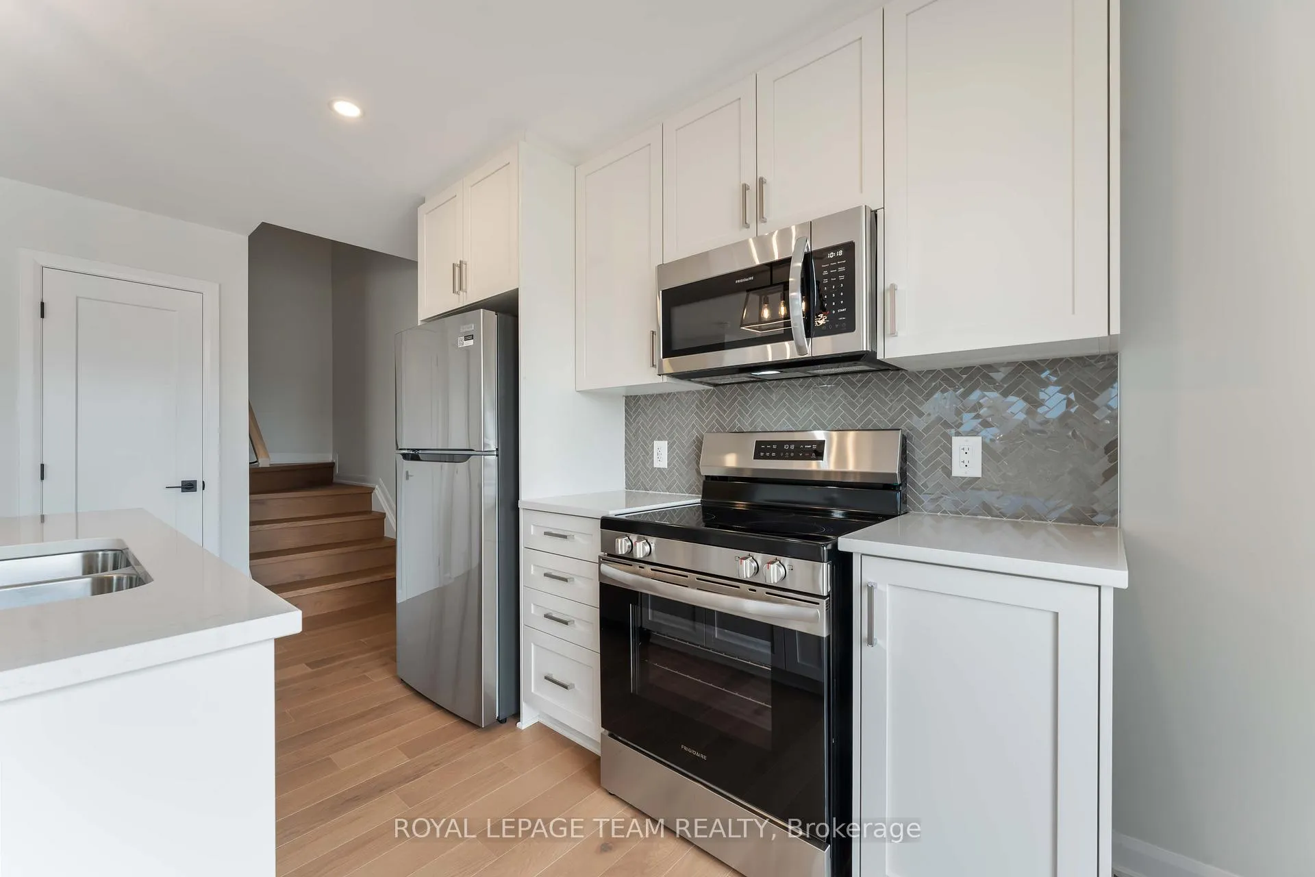 Photo 10 of 719 Arcadian Private, Ottawa, Kanata - Kanata Lakes/Heritage Hills — HOMEH