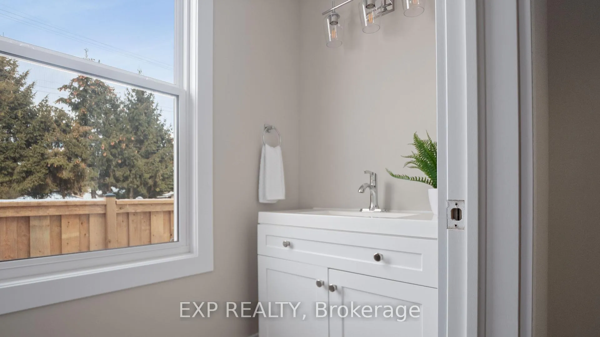 Photo 13 of 491 Upper Wentworth Street, Hamilton, Eastmount — HOMEH