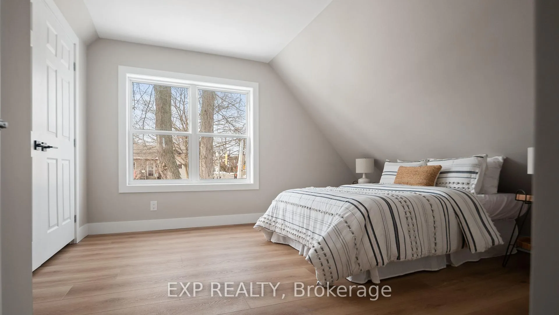 Photo 22 of 491 Upper Wentworth Street, Hamilton, Eastmount — HOMEH