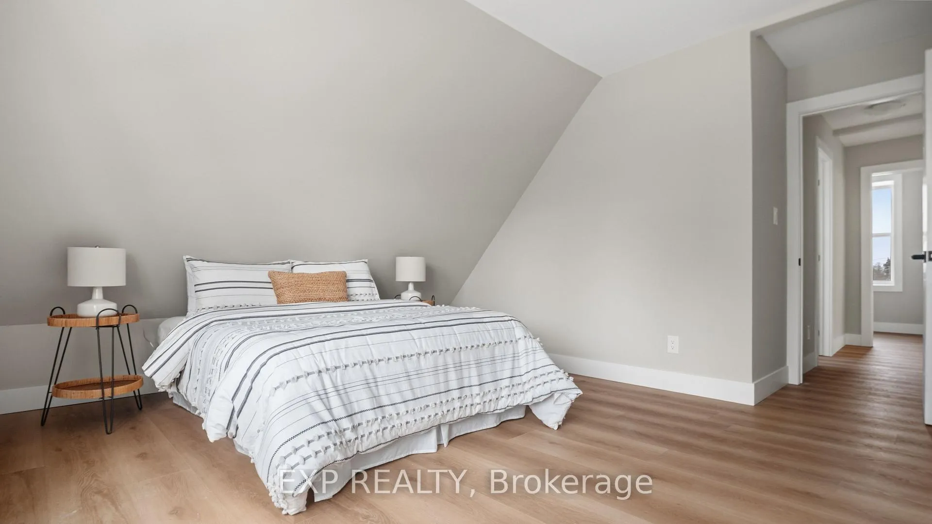 Photo 23 of 491 Upper Wentworth Street, Hamilton, Eastmount — HOMEH