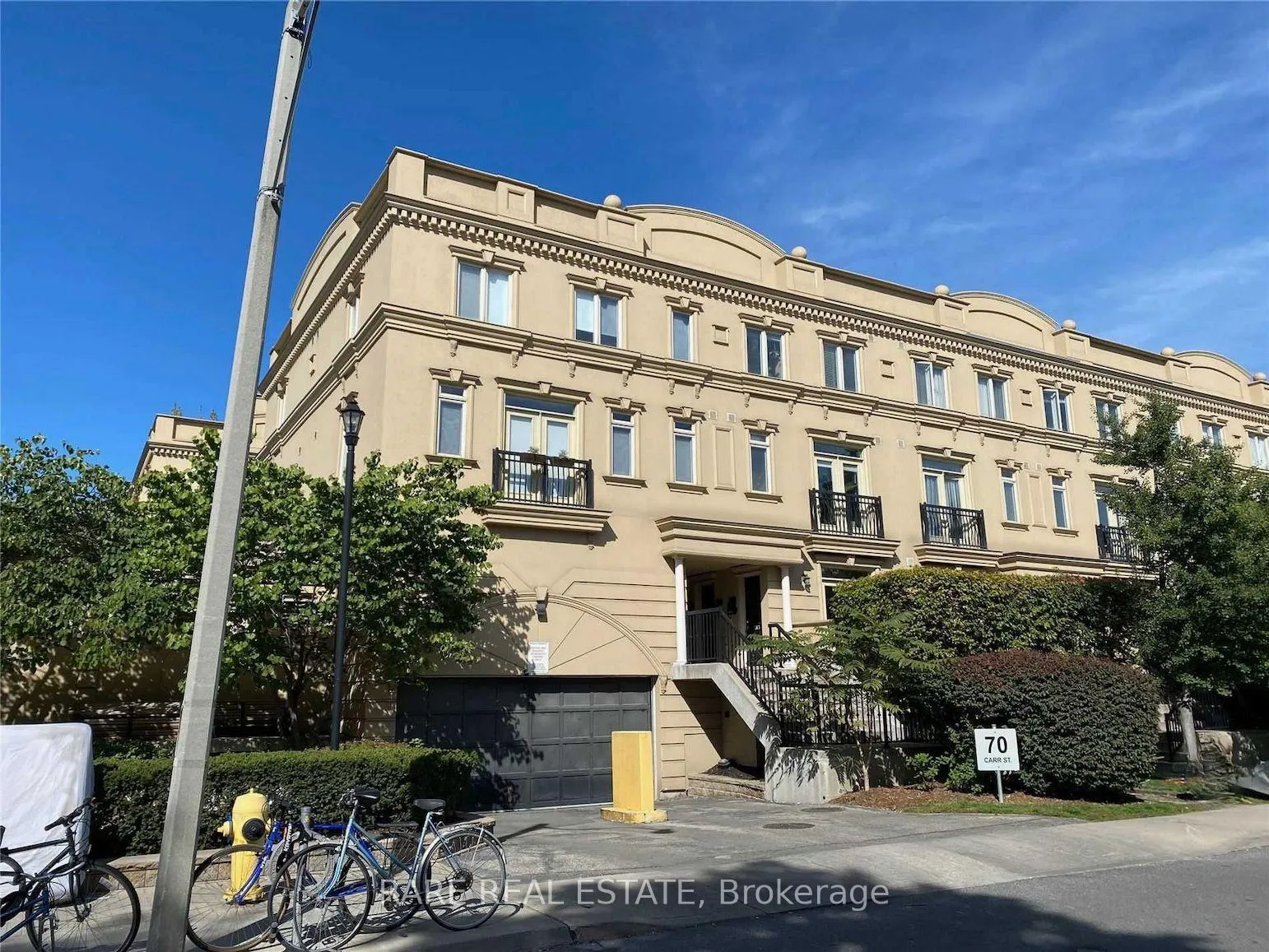 Front of Unit TH05, 70 Carr Street