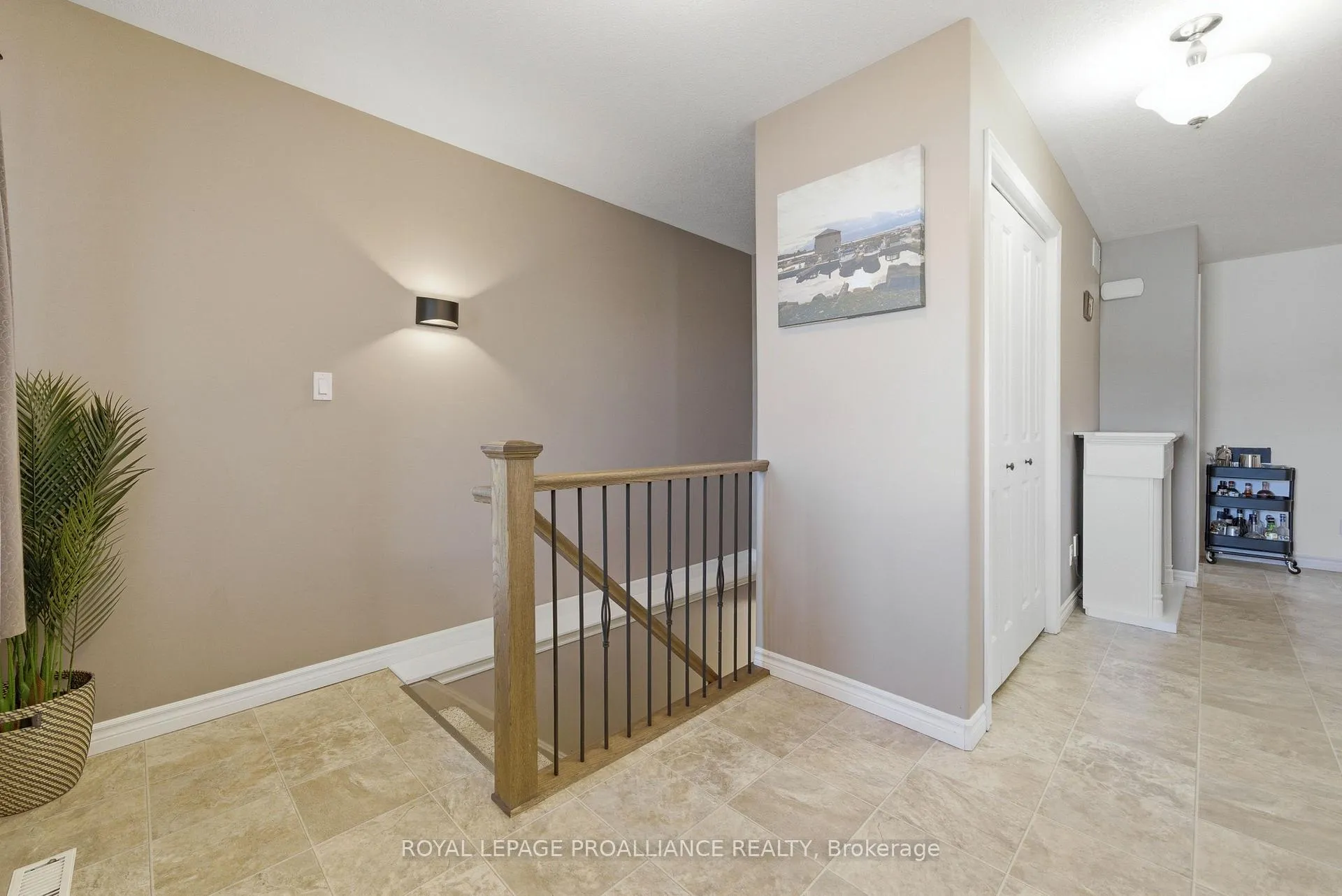 Photo 6 of 20 Chinook Street, Belleville, Belleville Ward — HOMEH