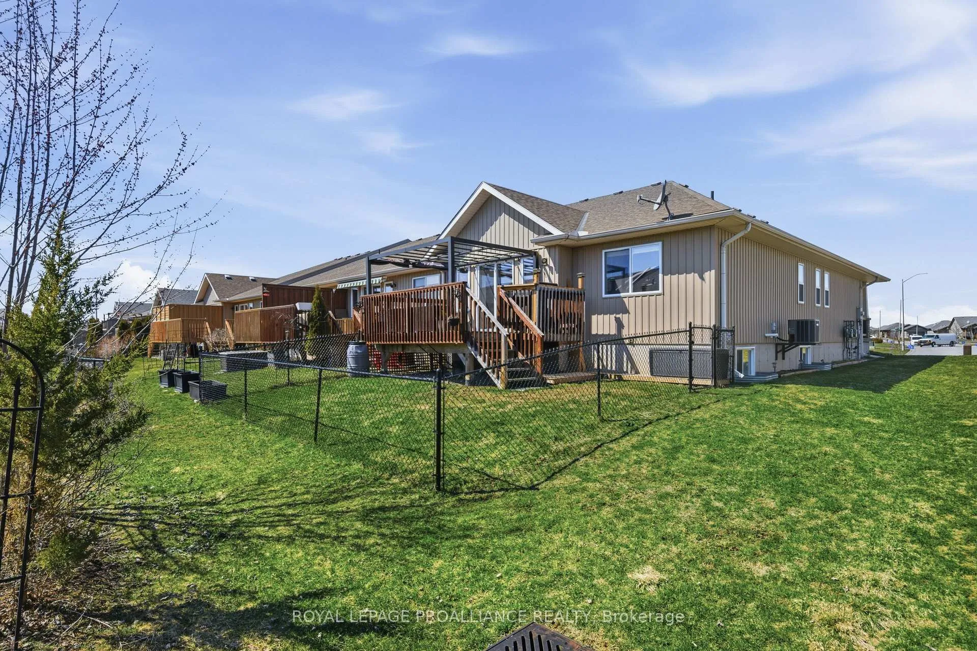 Photo 42 of 20 Chinook Street, Belleville, Belleville Ward — HOMEH