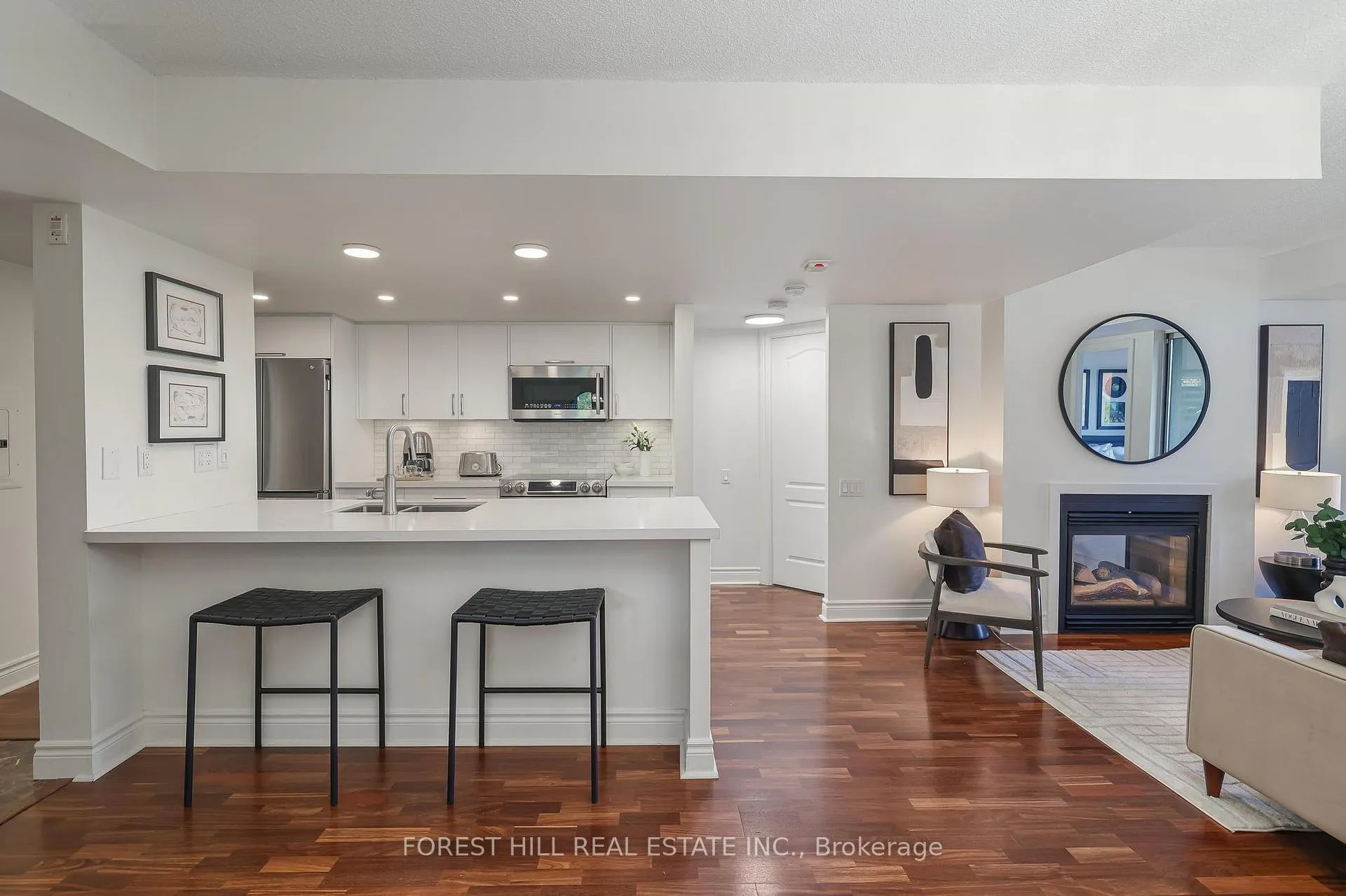 Photo 5 of Unit 407, 2 Alexandra Boulevard, Toronto, Lawrence Park South — HOMEH