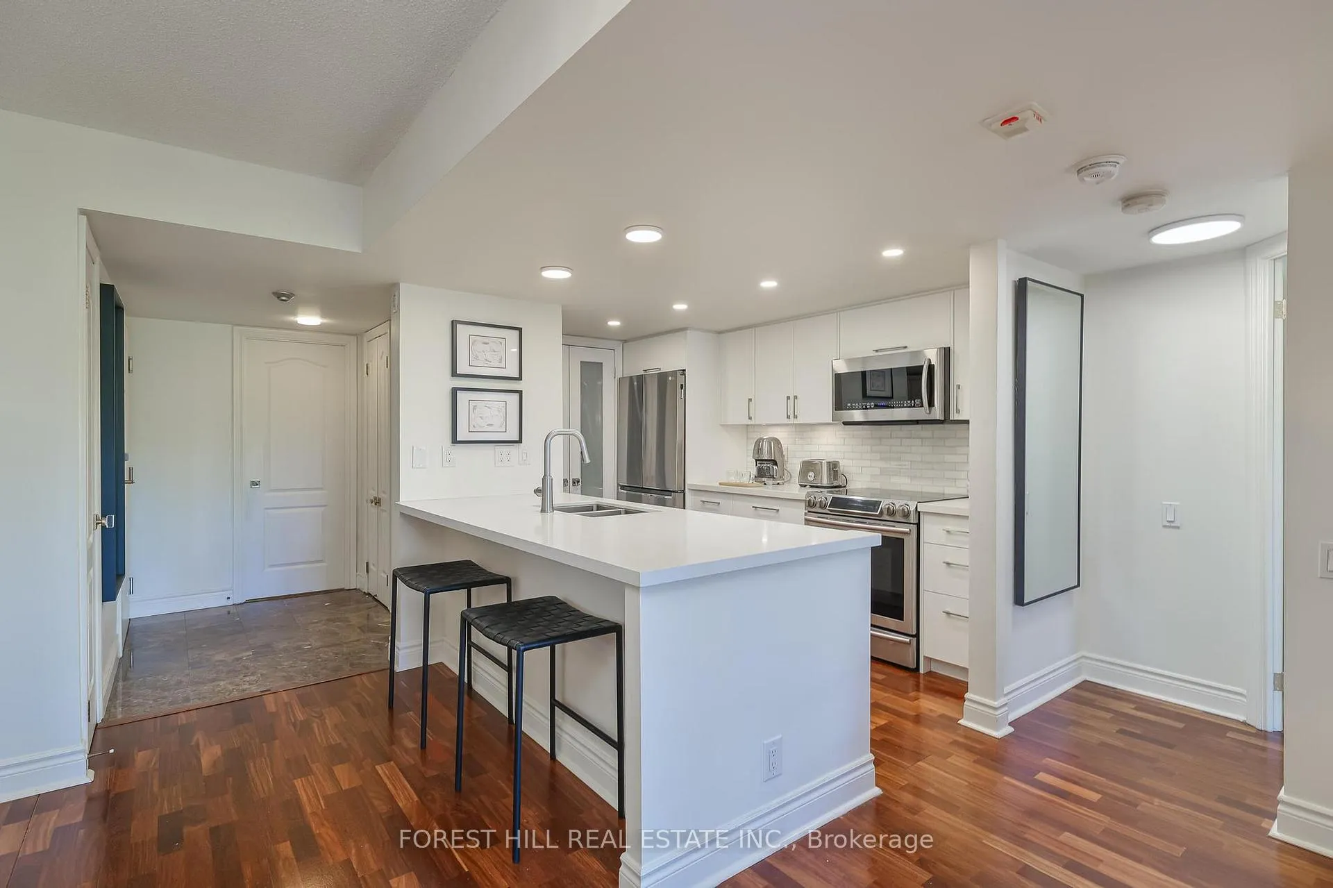 Photo 6 of Unit 407, 2 Alexandra Boulevard, Toronto, Lawrence Park South — HOMEH