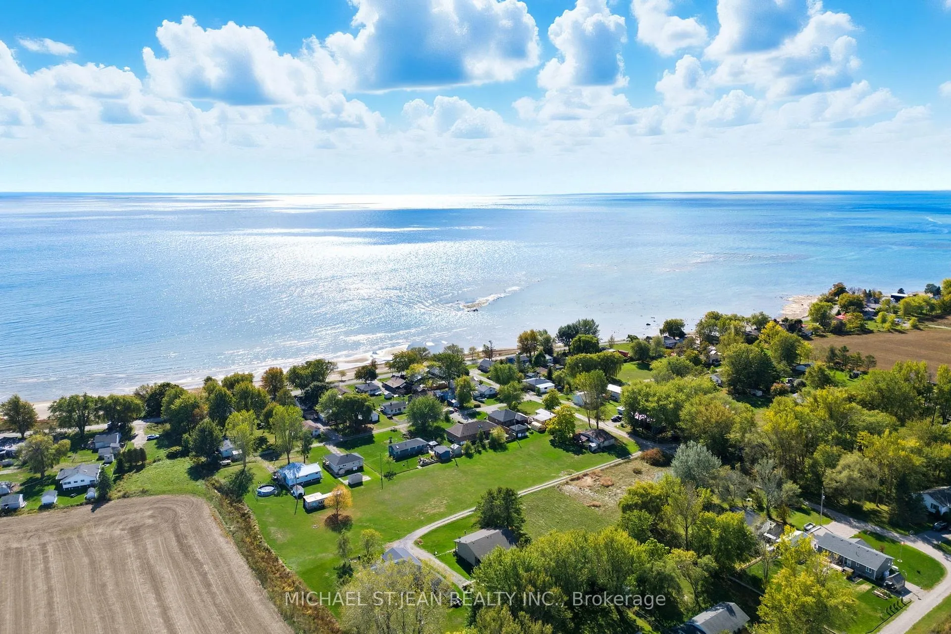 Photo 2 of 29 Lakeview Lane, Haldimand — HOMEH