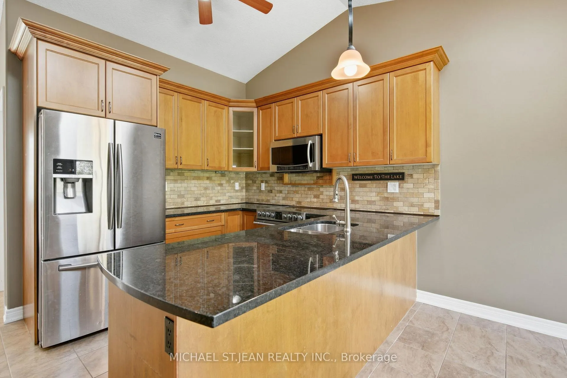 Photo 10 of 29 Lakeview Lane, Haldimand — HOMEH