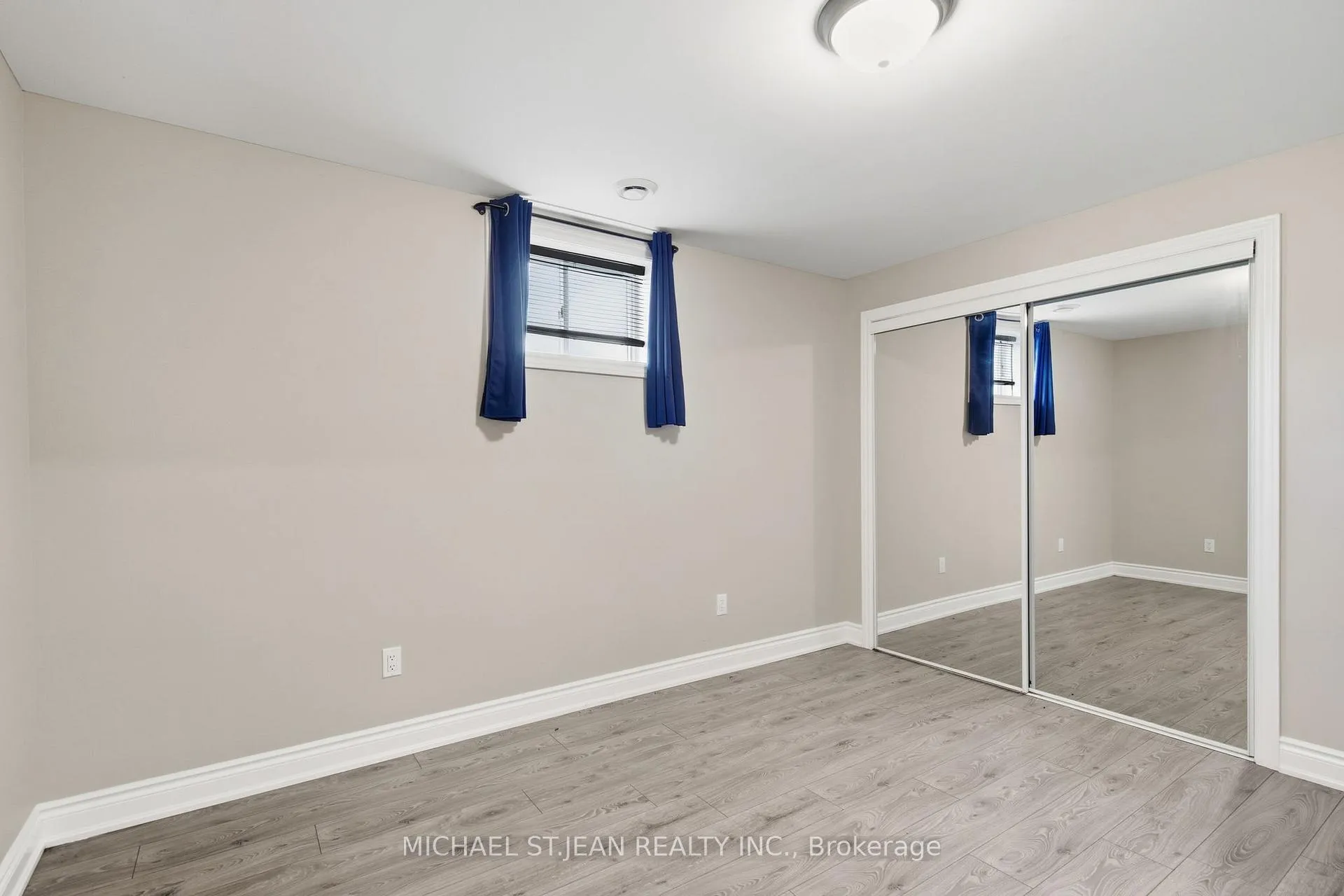 Photo 25 of 29 Lakeview Lane, Haldimand — HOMEH