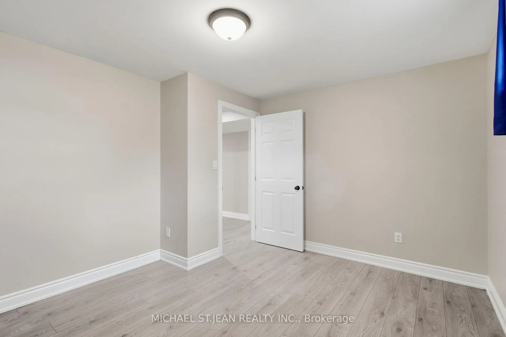 Photo 26 of 29 Lakeview Lane, Haldimand — HOMEH
