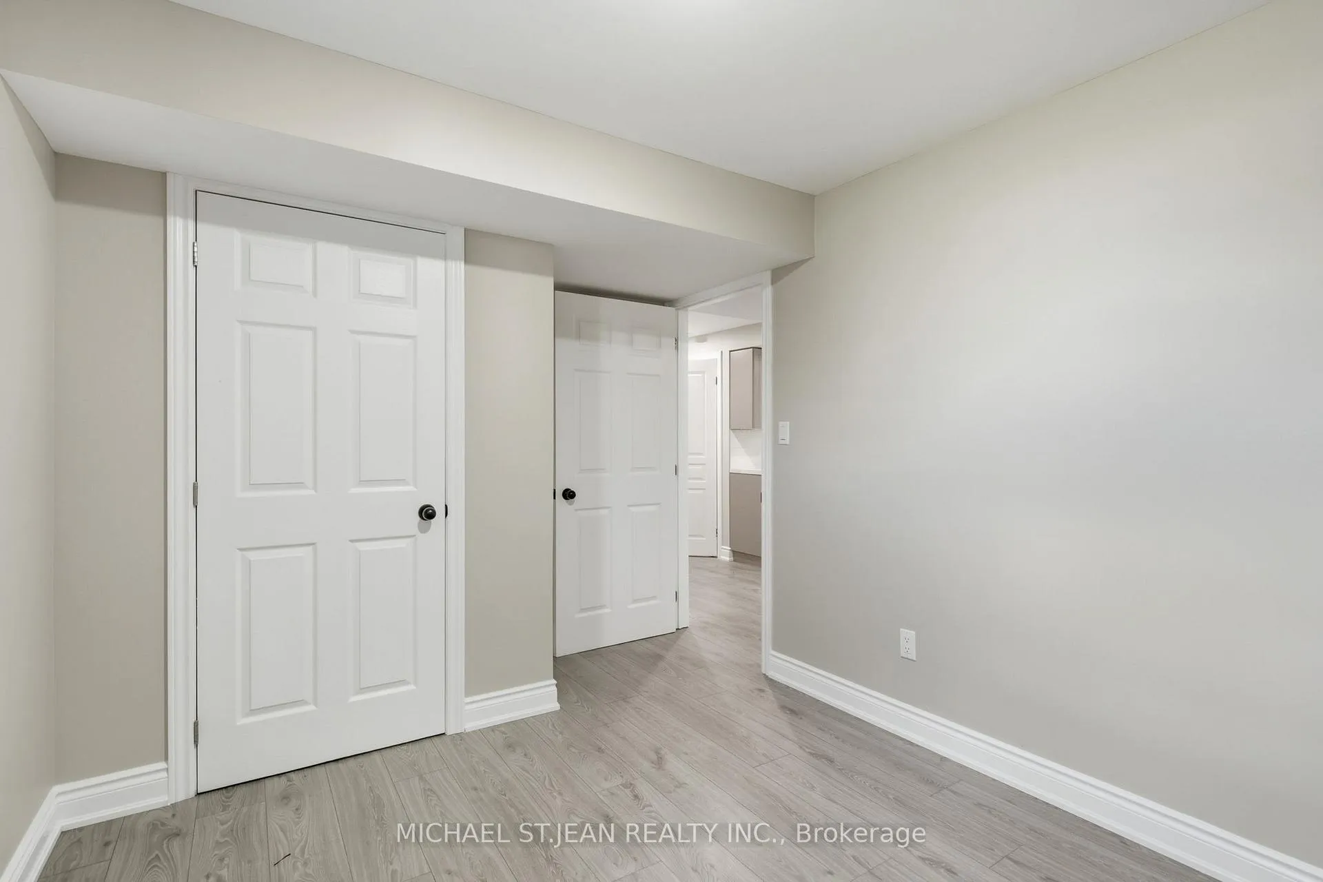 Photo 28 of 29 Lakeview Lane, Haldimand — HOMEH