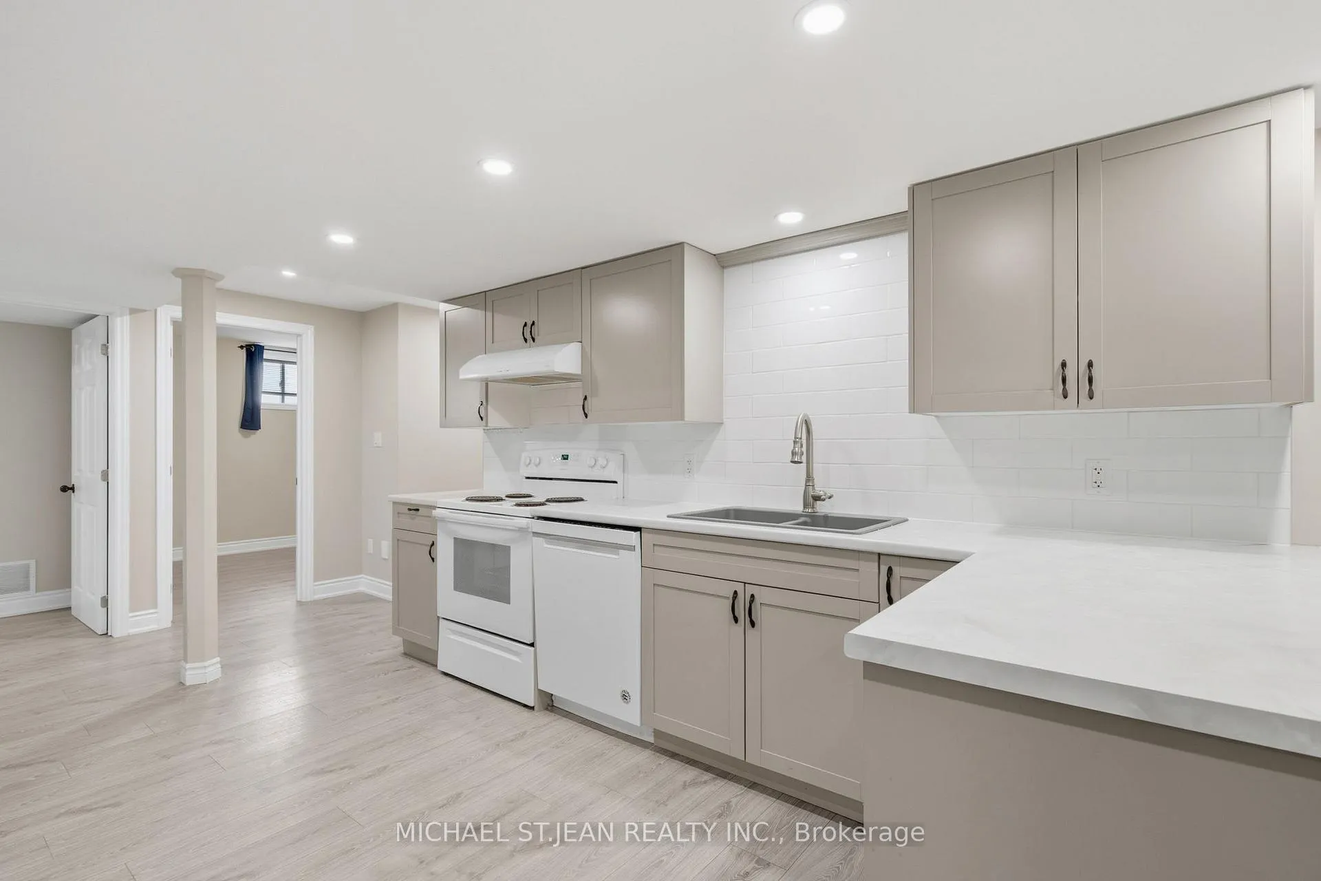 Photo 32 of 29 Lakeview Lane, Haldimand — HOMEH