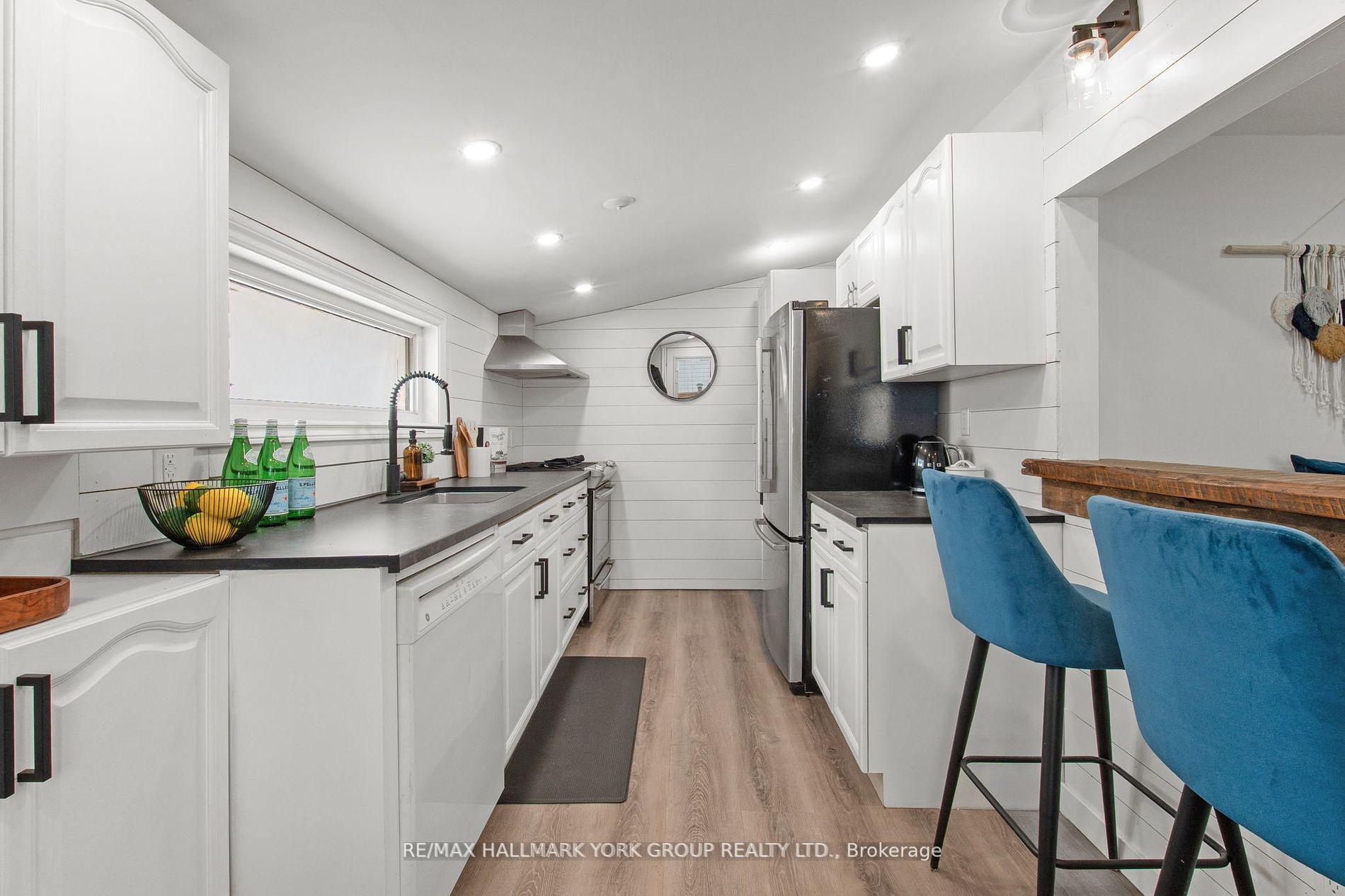 Photo 4 of 247 Shorecrest Road, Georgina, Keswick North — HOMEH