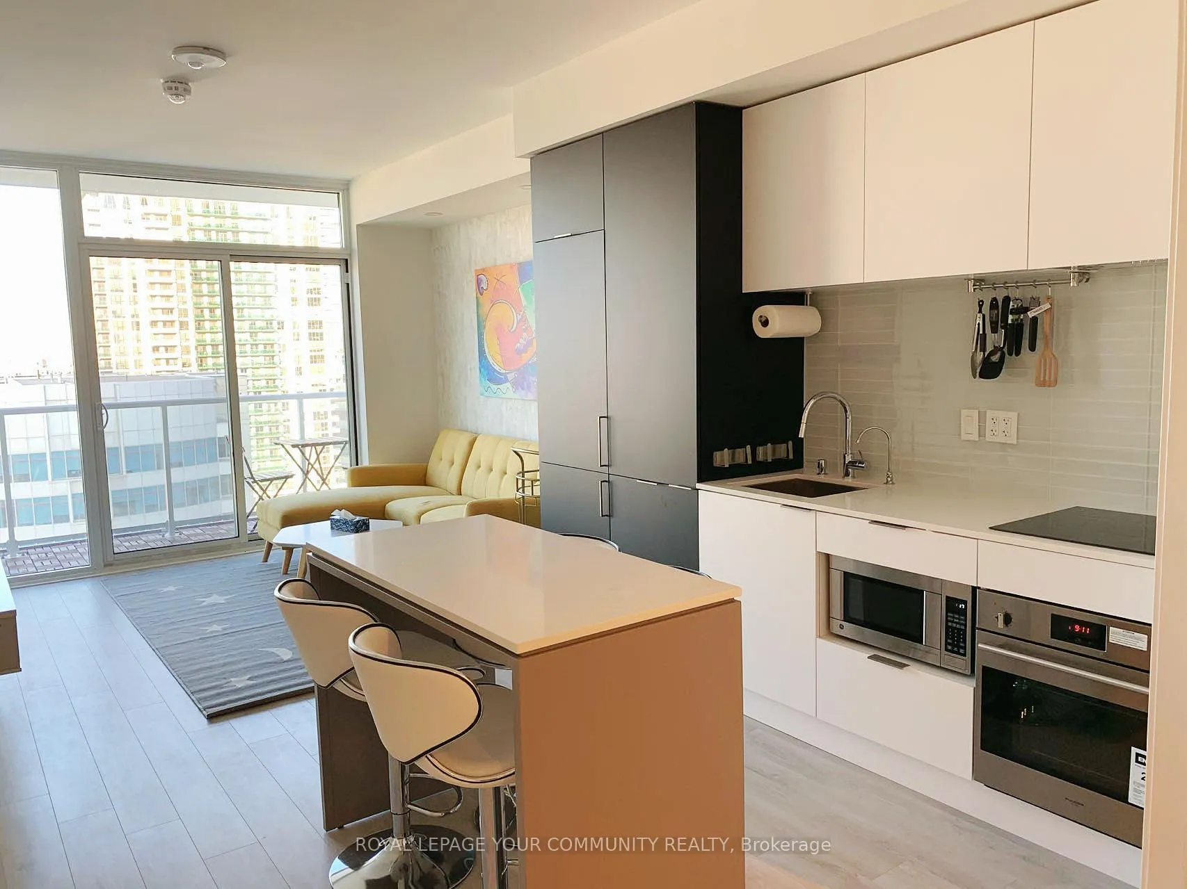 Photo 1 of Unit 1305, 33 Helendale Avenue, Toronto, Yonge-Eglinton — HOMEH