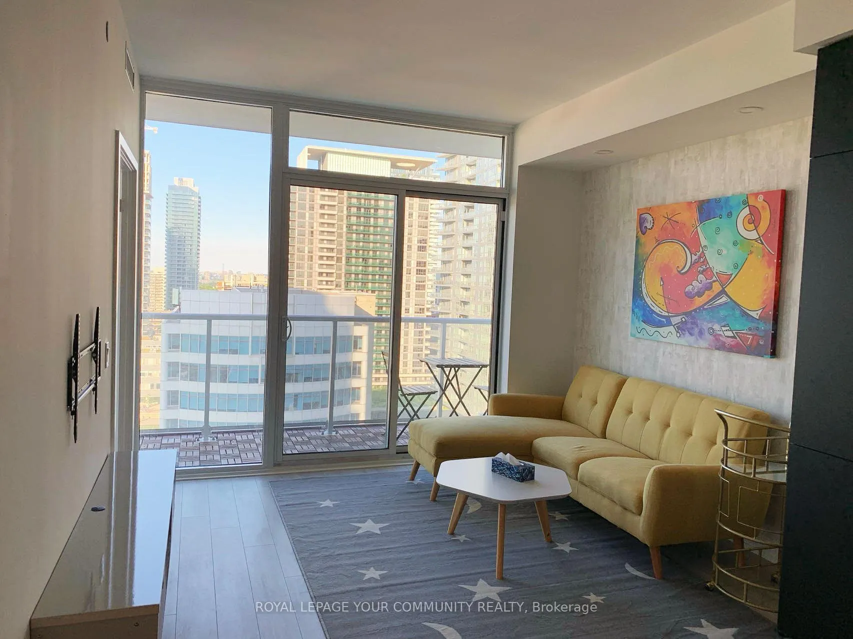 Photo 3 of Unit 1305, 33 Helendale Avenue, Toronto, Yonge-Eglinton — HOMEH