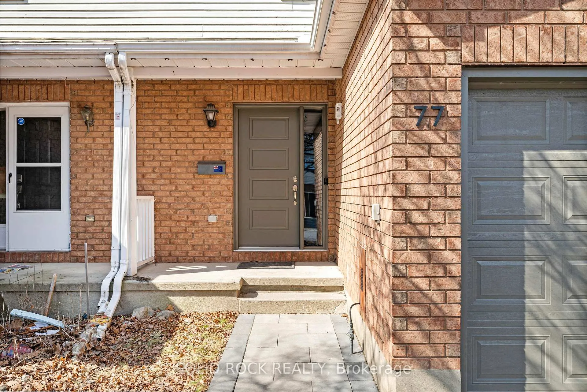 Photo 3 of 77 Markland Crescent, Ottawa, Barrhaven East — HOMEH