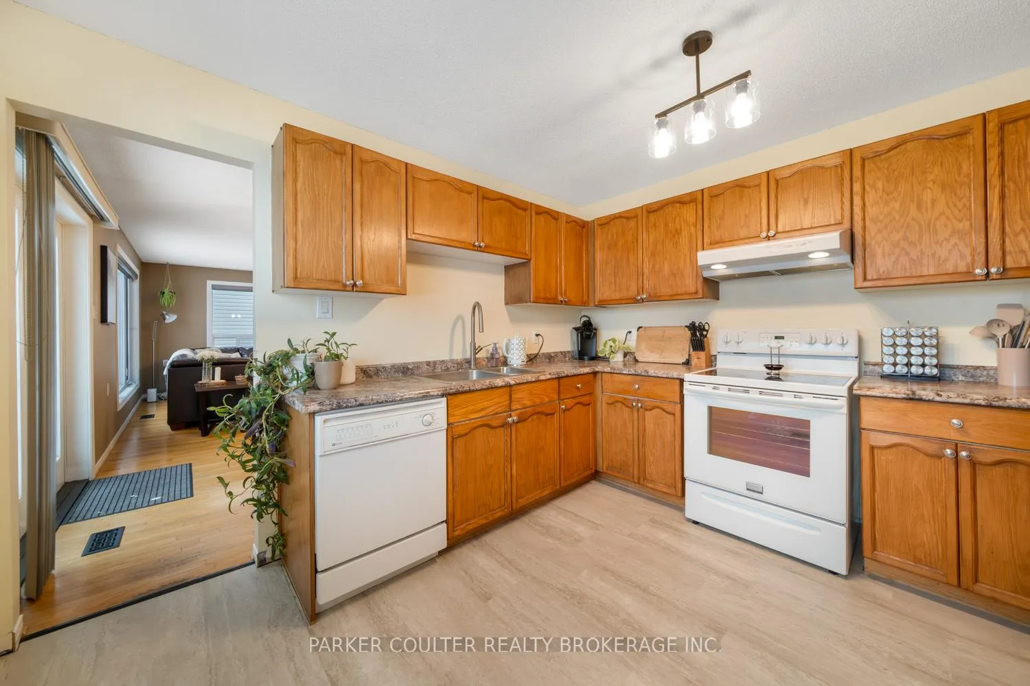 Photo 9 of 5 Pommel Place, Penetanguishene — HOMEH